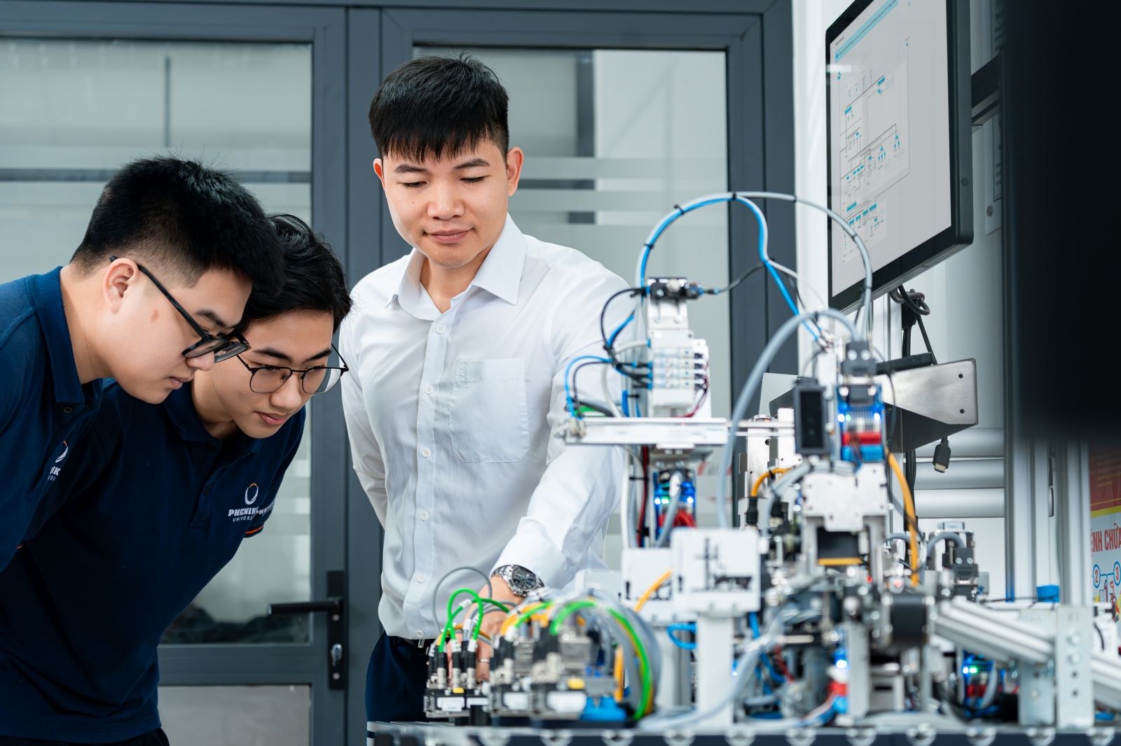 Kết quả đăng ký xét tuyển đại học 2026: Sự chuyển dịch khác biệt- Ảnh 2.