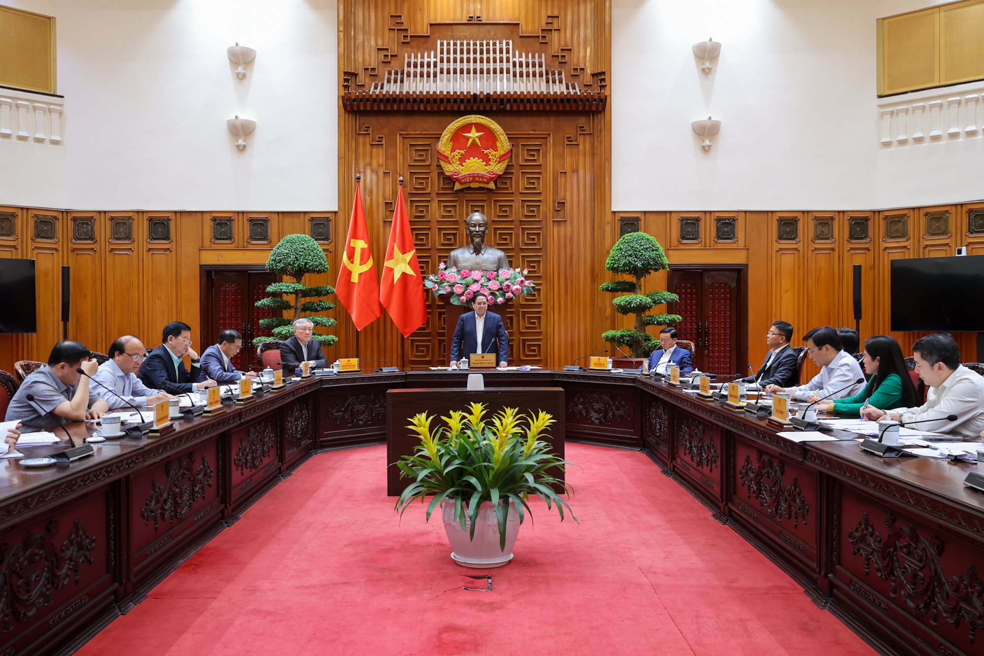 Thủ tướng: Mở rộng đối tượng, nâng mức thu nhập được thụ hưởng nhà ở xã hội- Ảnh 2.