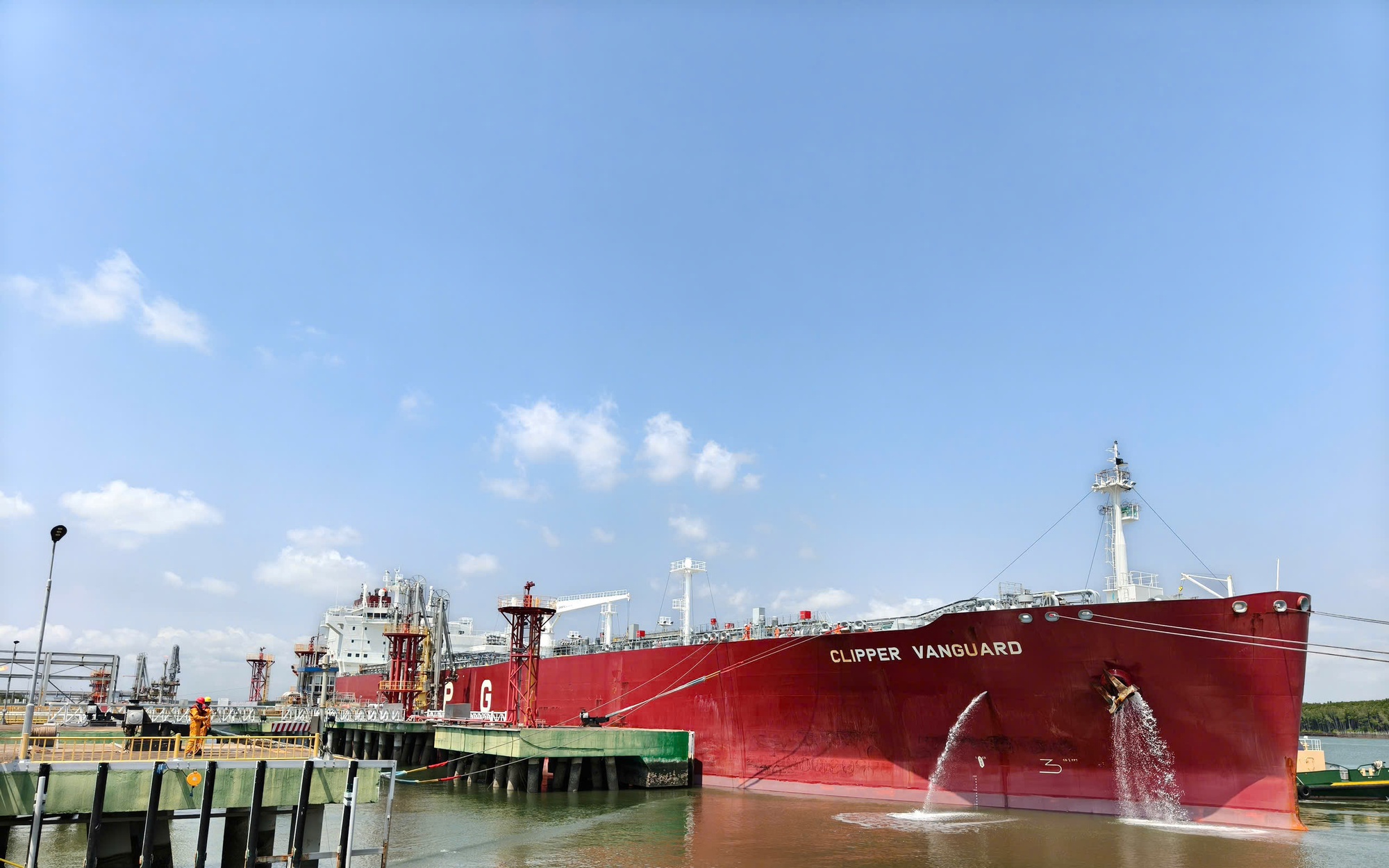 PV GAS nhập gần 38.000 tấn LPG từ Australia