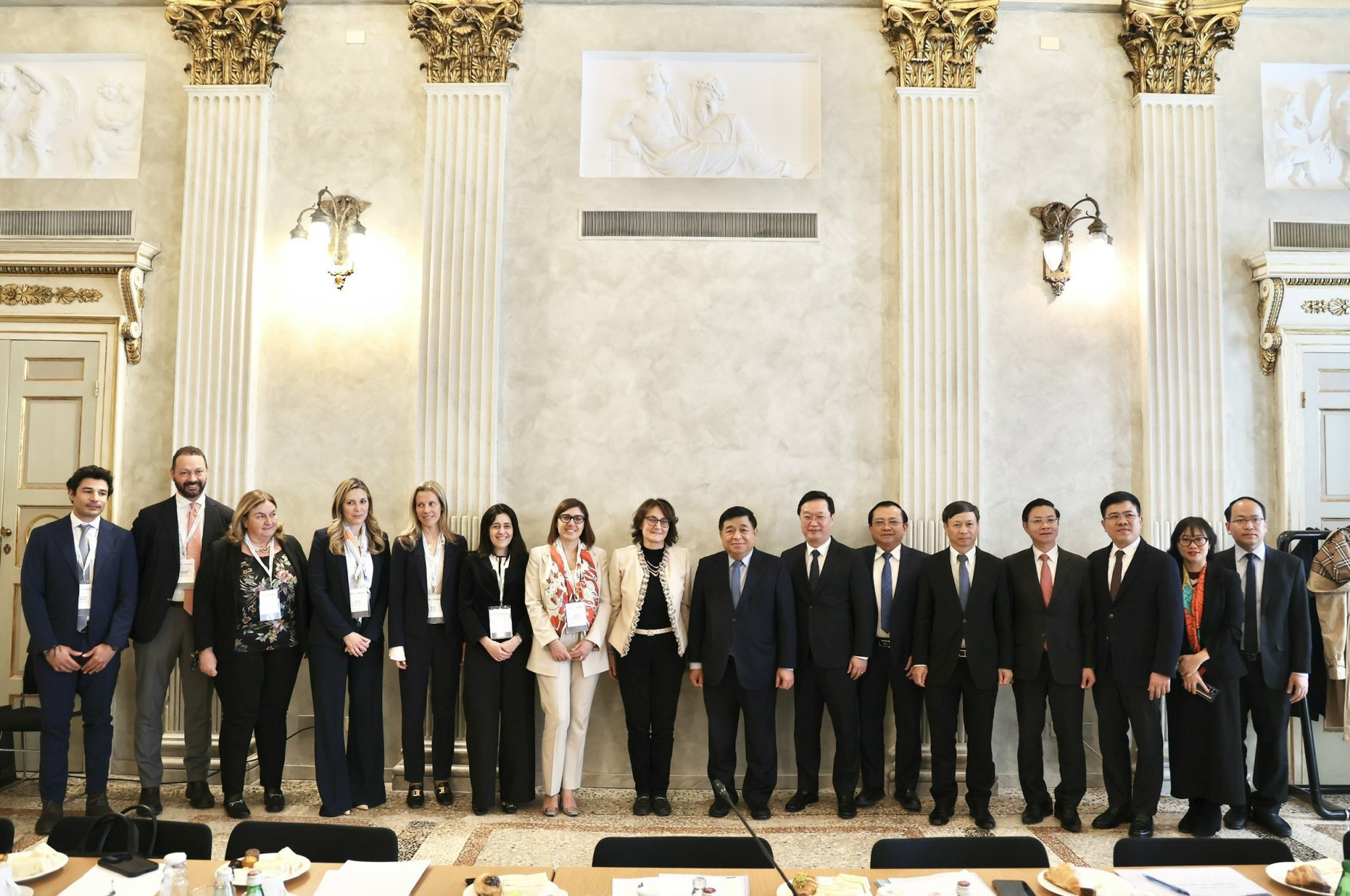 Hoan nghênh Tập đoàn ngân hàng-tài chính lớn nhất Italy đồng hành cùng kinh tế Việt Nam- Ảnh 8.