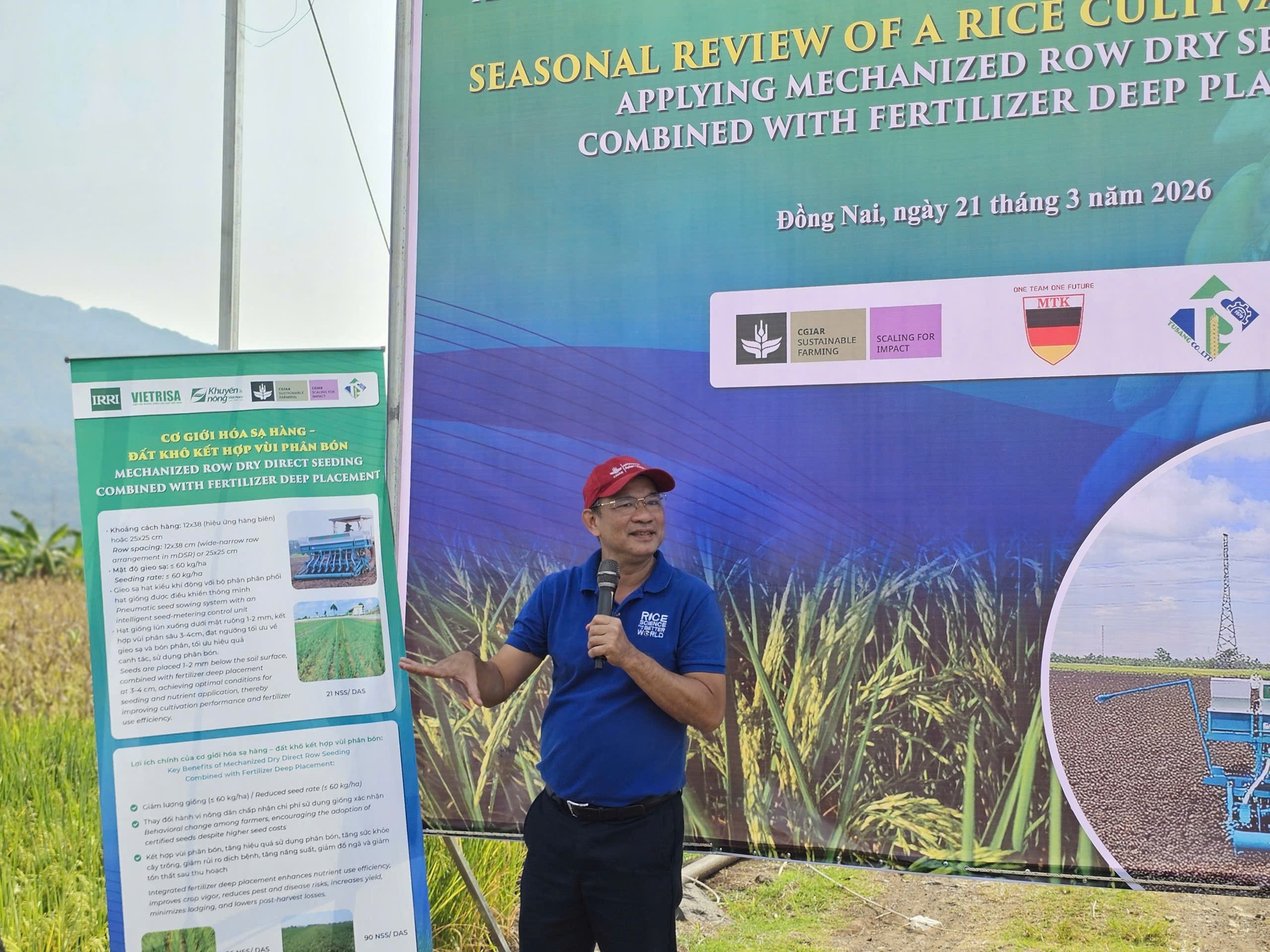 Nhân rộng mô hình sạ khô cơ giới hóa: Giải pháp mới cho sản xuất lúa bền vững, giảm phát thải- Ảnh 1.