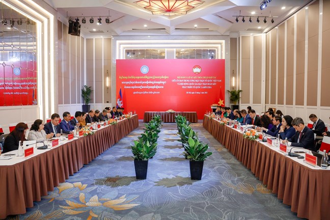 Việt Nam và Campuchia tăng cường hợp tác công tác Mặt trận- Ảnh 1. Việt Nam và Campuchia tăng cường hợp tác công tác Mặt trận- Ảnh 1.