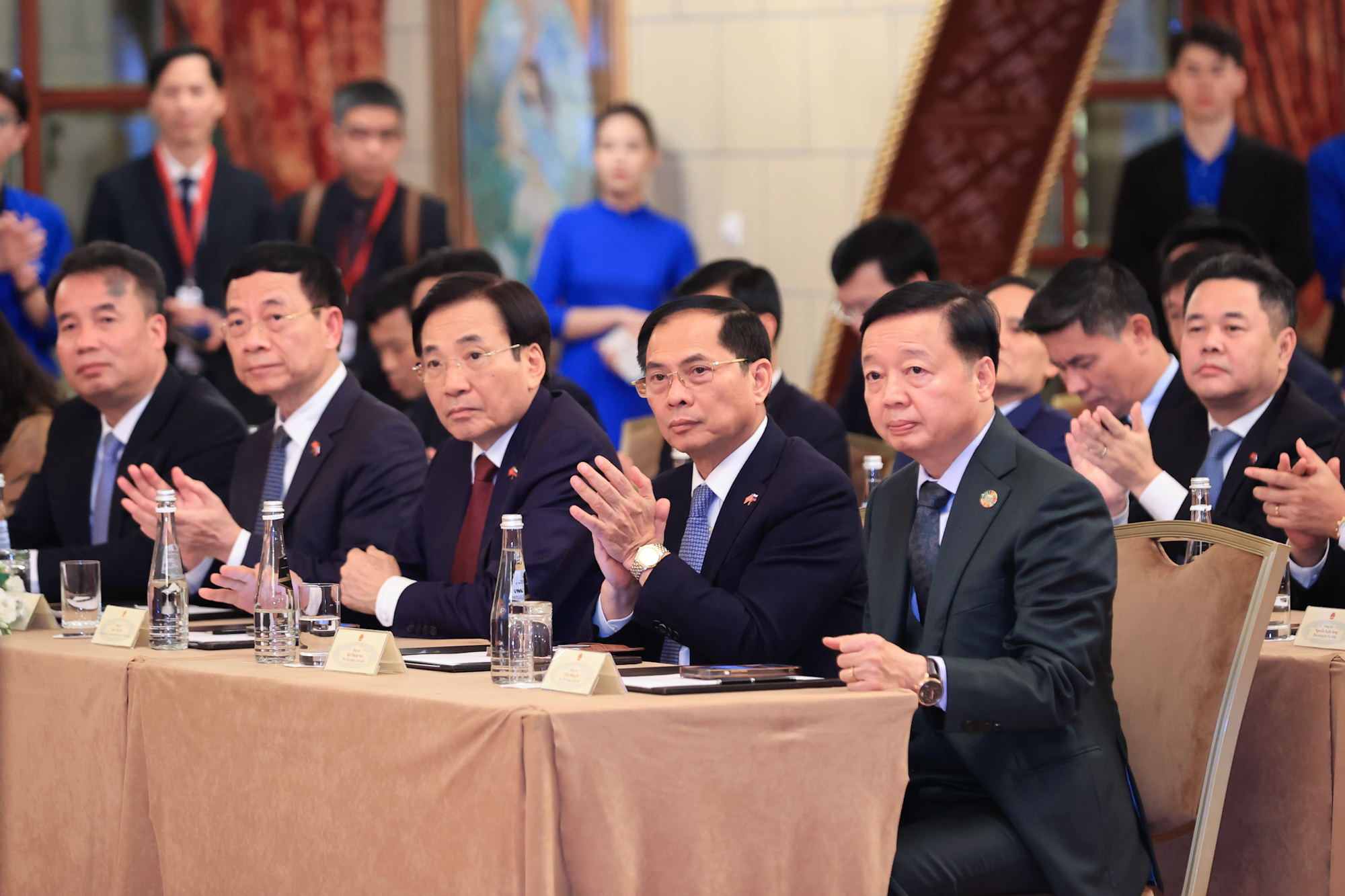 Thủ tướng Phạm Minh Chính gặp gỡ cán bộ, nhân viên Đại sứ quán và cộng đồng người Việt Nam tại Liên bang Nga- Ảnh 5. Thủ tướng Phạm Minh Chính gặp gỡ cán bộ, nhân viên Đại sứ quán và cộng đồng người Việt Nam tại Liên bang Nga- Ảnh 5.