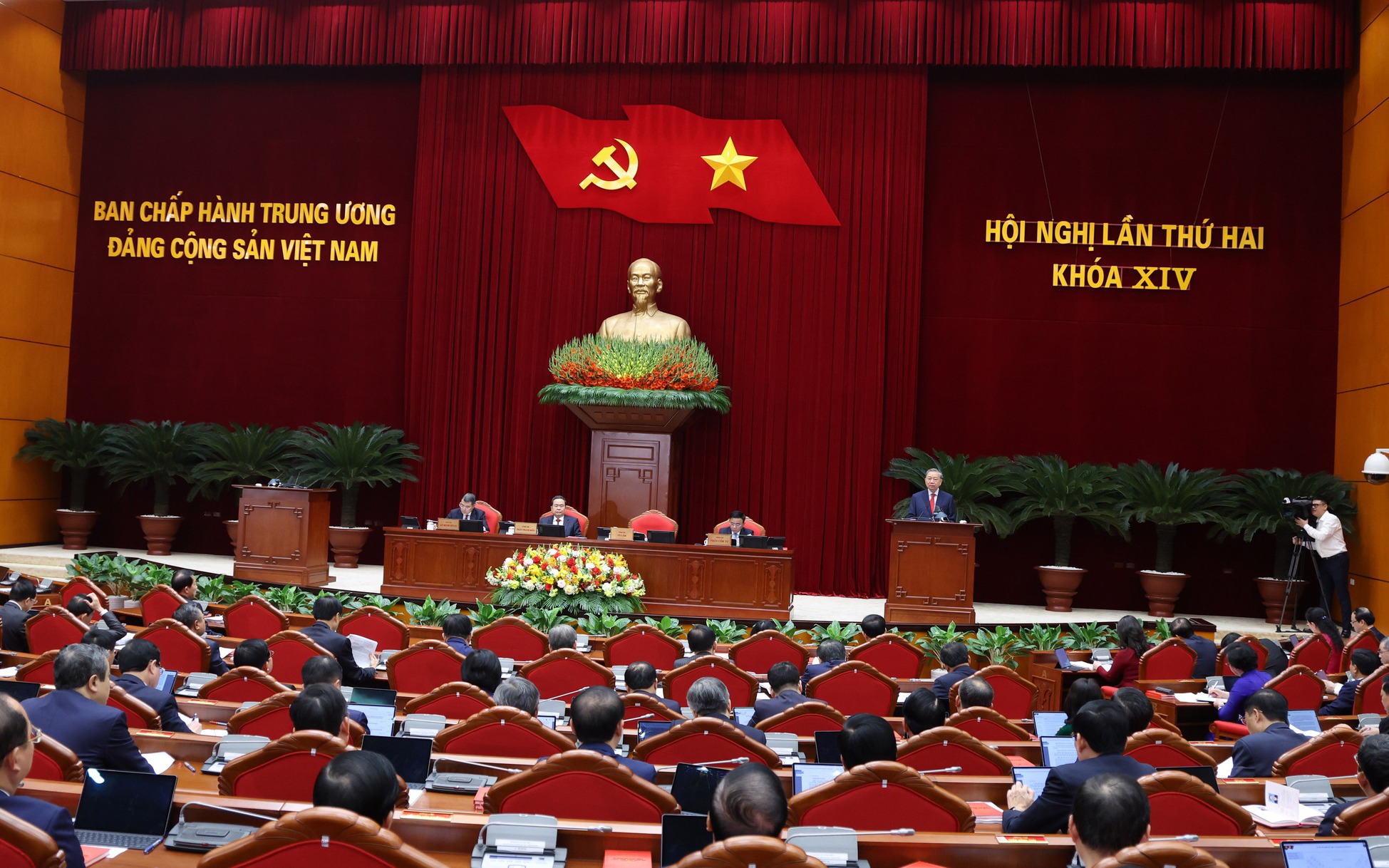 Khai mạc trọng thể Hội nghị Trung ương lần thứ 2 khóa XIV