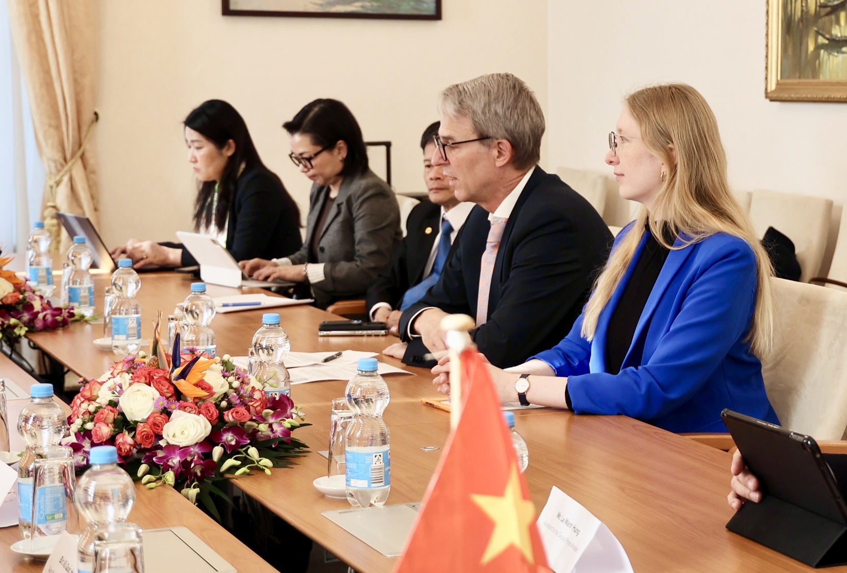 Khuyến khích Tập đoàn phần mềm doanh nghiệp lớn nhất thế giới hỗ trợ doanh nghiệp Việt vươn ra toàn cầu- Ảnh 4.