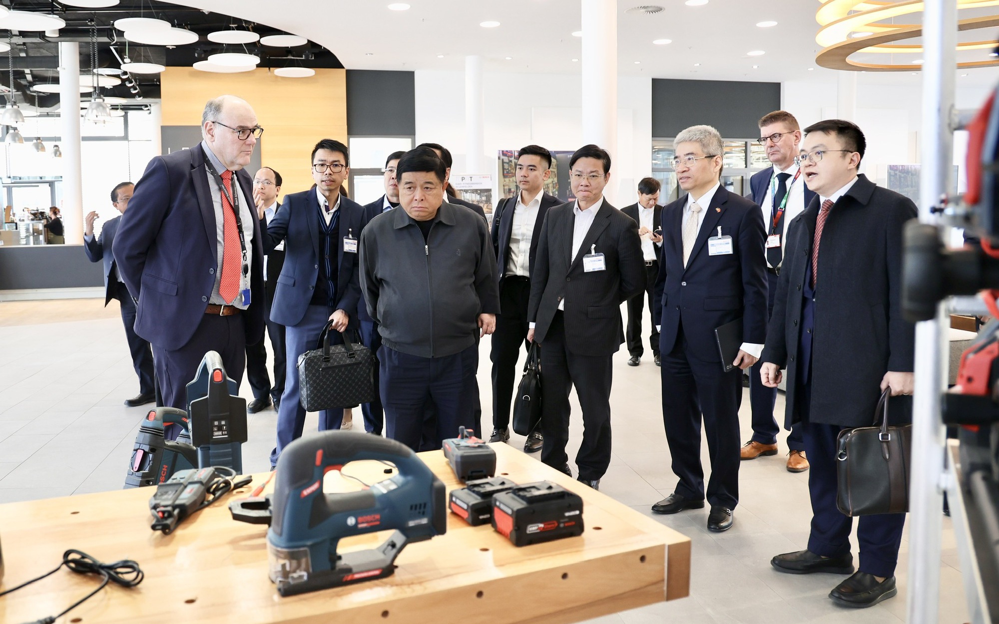 Phó Thủ tướng Nguyễn Chí Dũng thăm Tập đoàn Bosch