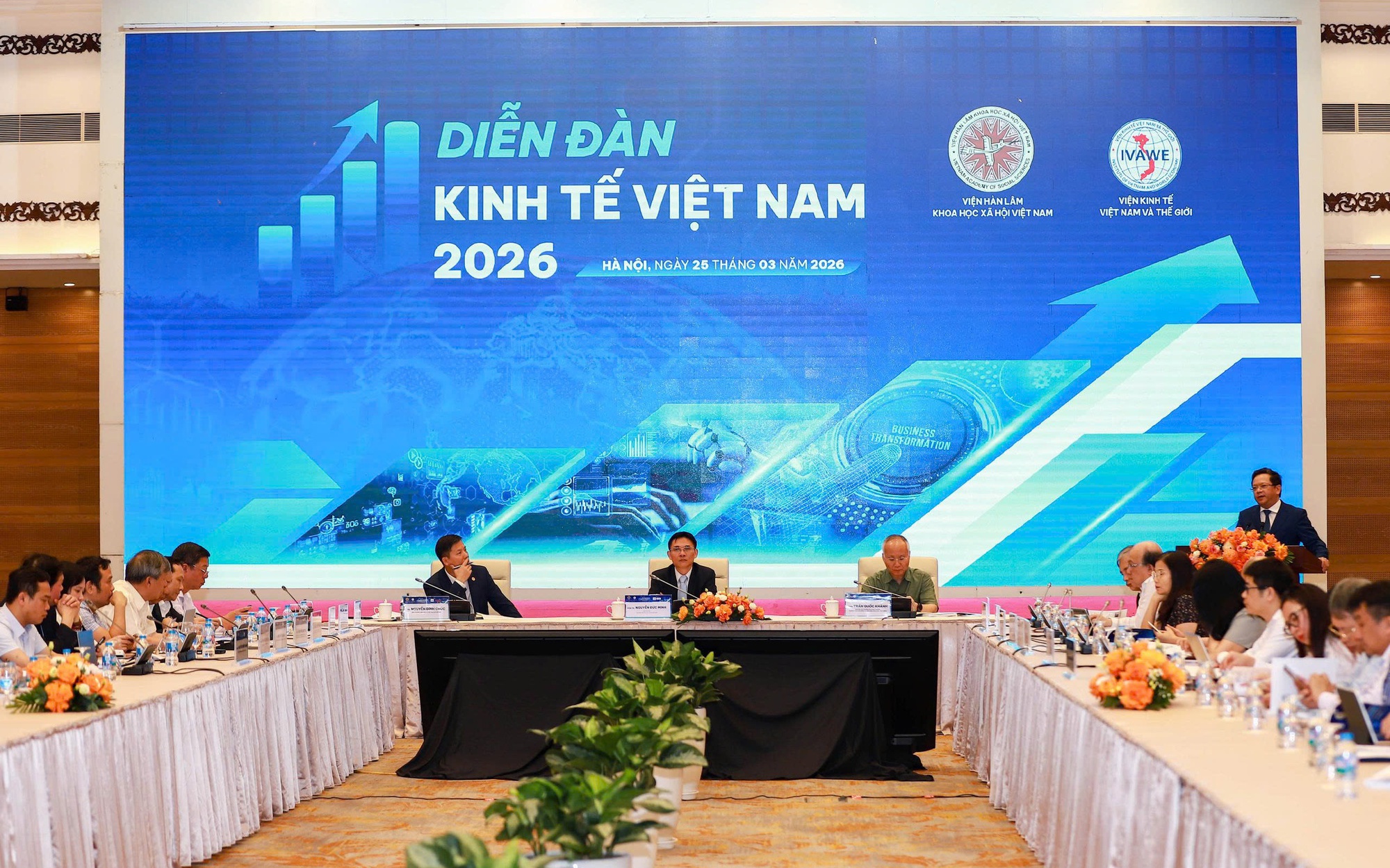 Định hình mô hình phát triển dựa trên khoa học công nghệ, đổi mới sáng tạo và chuyển đổi số