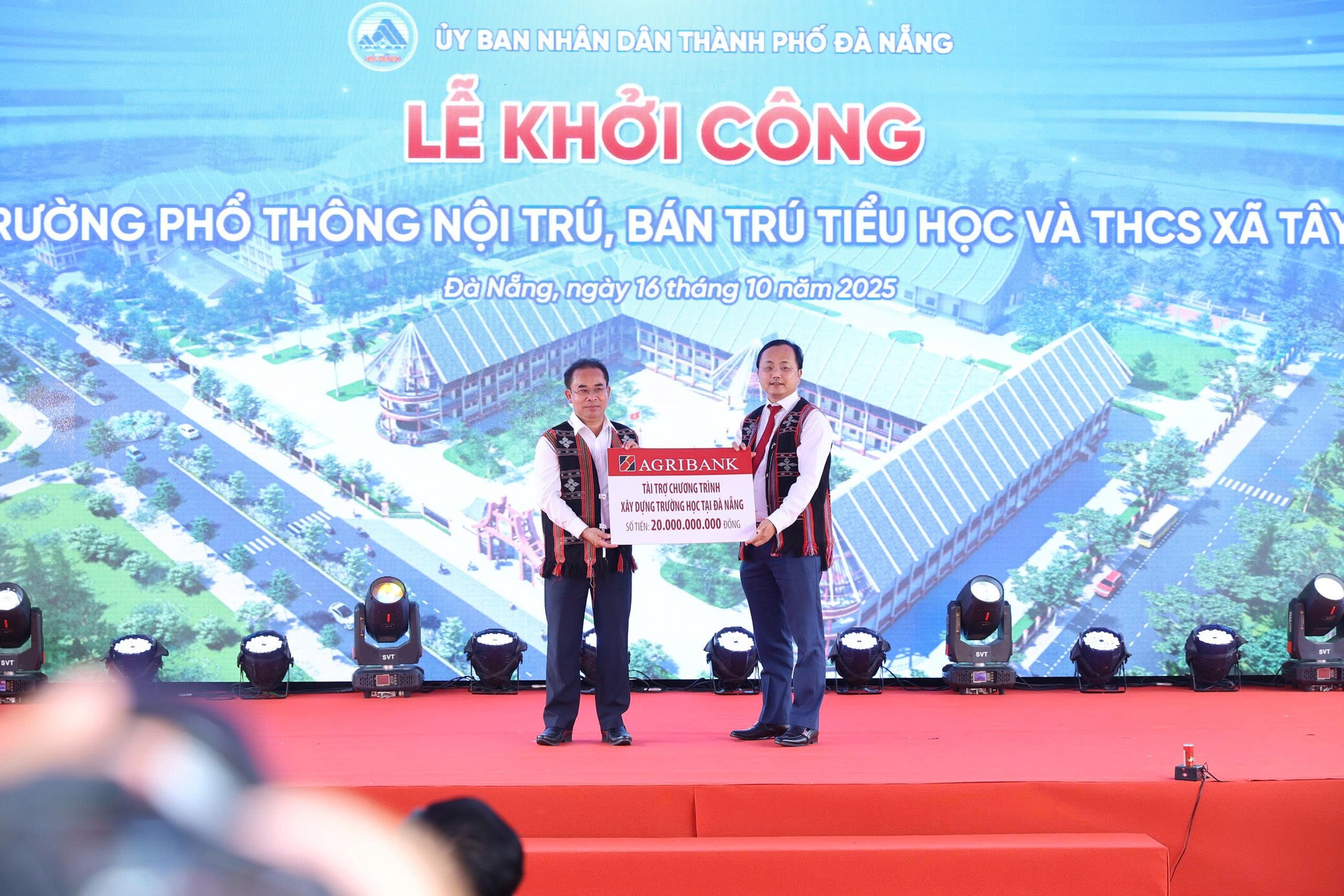 Agribank – Hành trình bền bỉ phục vụ phát triển 'tam nông'- Ảnh 1.