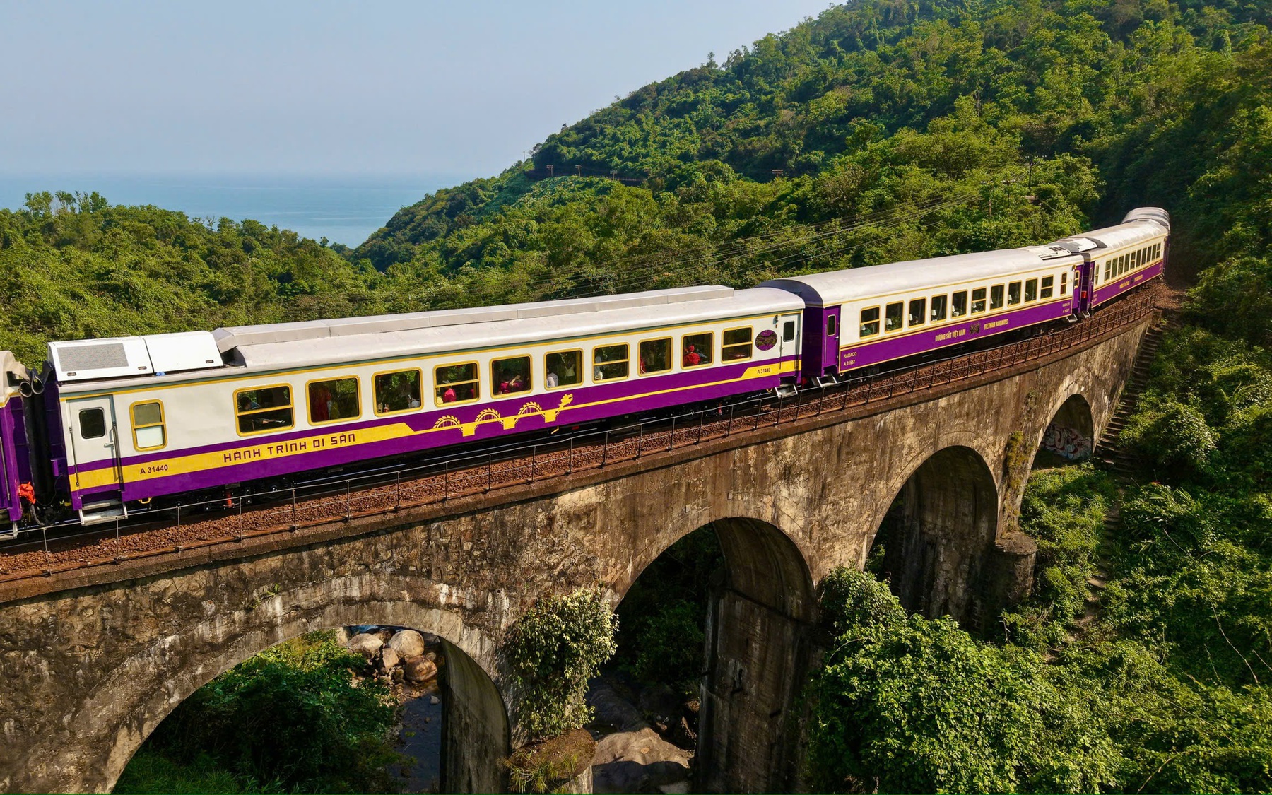 'Khoác áo mới' cho đoàn tàu Hành trình kết nối di sản miền Trung
