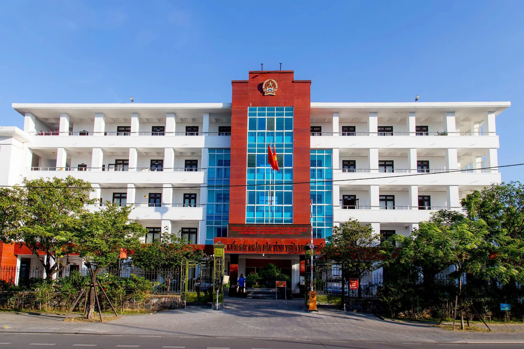 Khai trừ Đảng nguyên Phó Viện trưởng Viện Kiểm sát nhân dân TP. Huế- Ảnh 1. Khai trừ Đảng nguyên Phó Viện trưởng Viện Kiểm sát nhân dân TP. Huế- Ảnh 1.