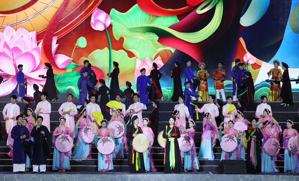 Đón nhận Bằng UNESCO ghi danh Nghề làm tranh dân gian Đông Hồ- Ảnh 4. Đón nhận Bằng UNESCO ghi danh Nghề làm tranh dân gian Đông Hồ- Ảnh 4.