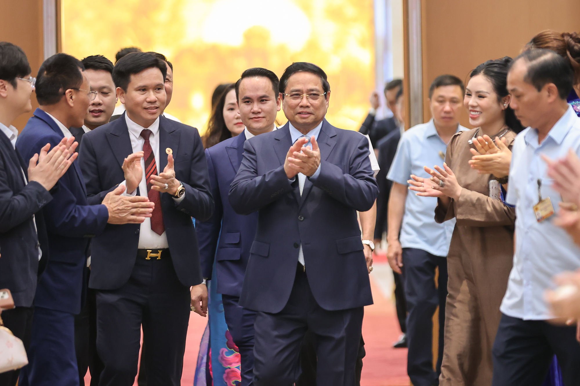 TỔNG THUẬT: Hội nghị TỔNG THUẬT: Hội nghị