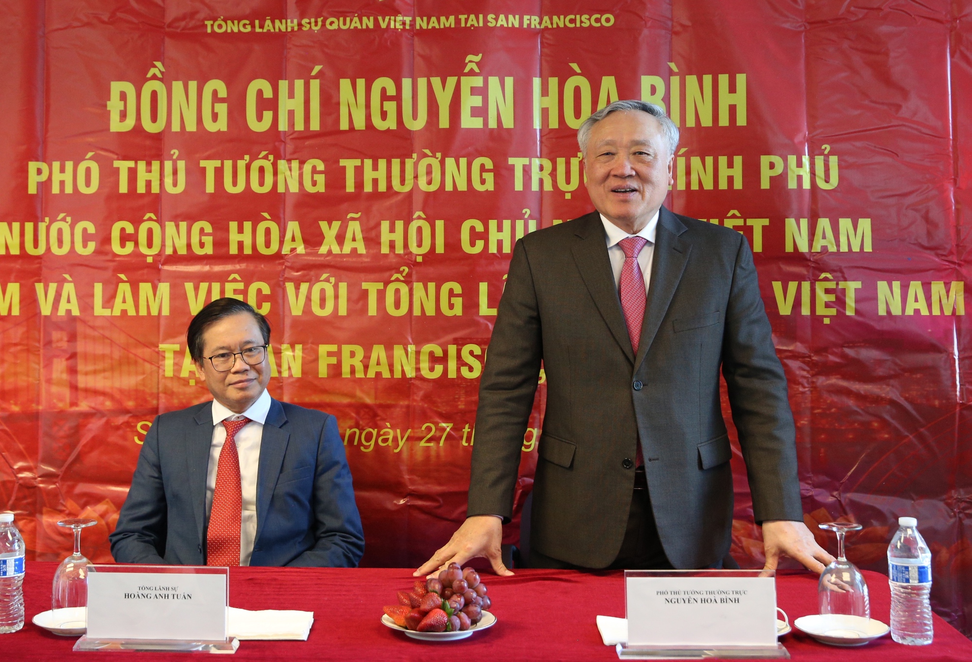 Phó Thủ tướng Thường trực Nguyễn Hòa Bình thăm Tổng Lãnh sự quán Việt Nam tại San Francisco- Ảnh 1.