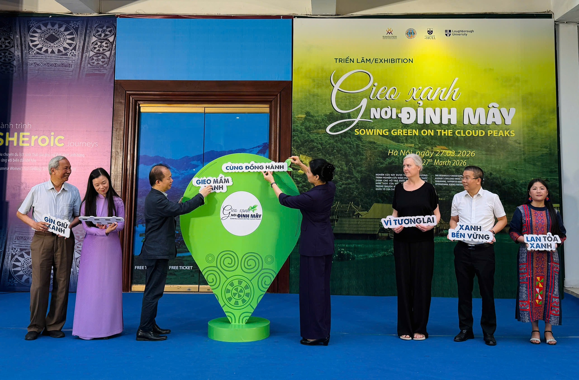 Triển lãm 'Gieo xanh nơi đỉnh mây'-Tôn vinh vai trò phụ nữ trong phát triển bền vững- Ảnh 2.