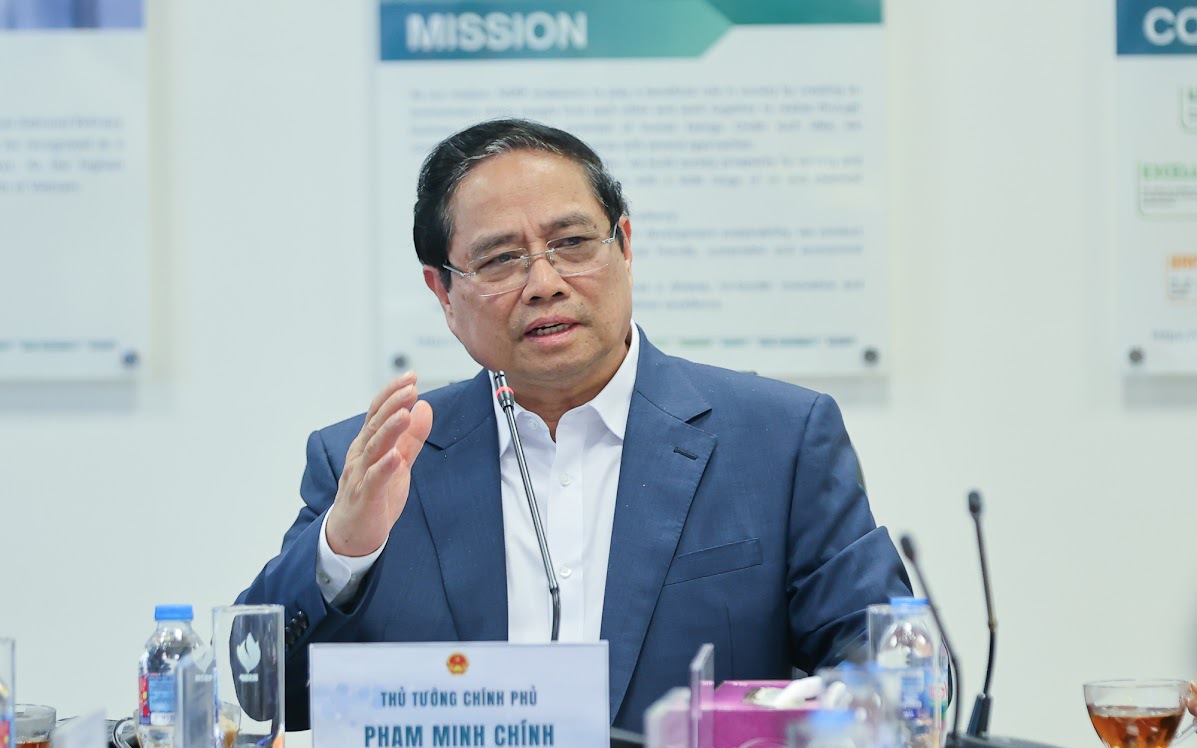 Thủ tướng làm việc tại Nhà máy Lọc hóa dầu Nghi Sơn và khảo sát địa điểm xây dựng kho dầu chiến lược