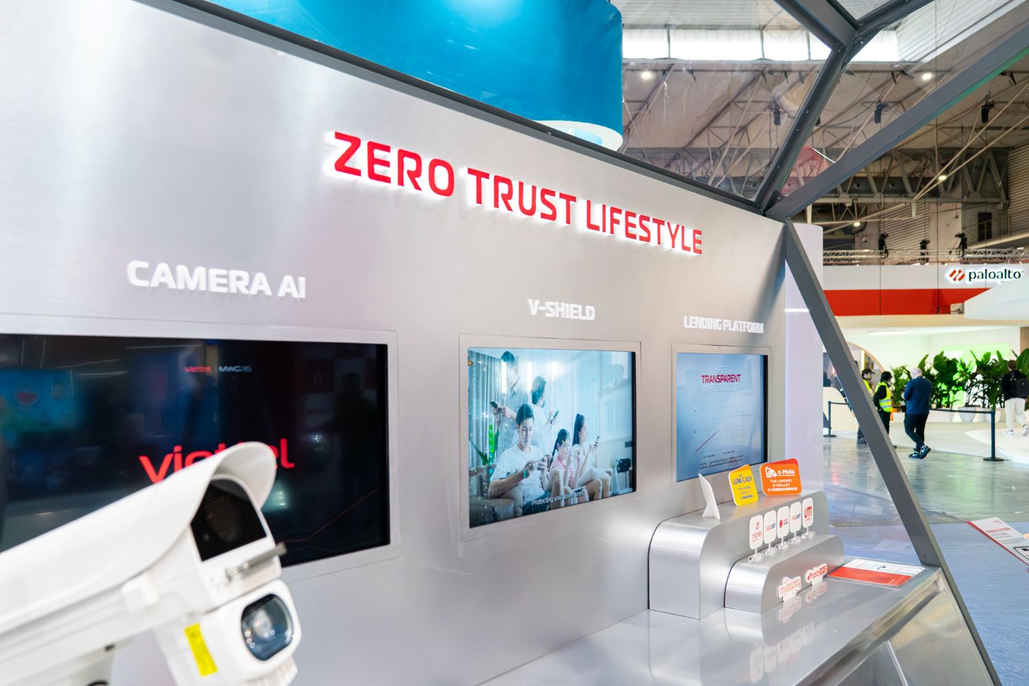 Viettel đặt nền móng cho công nghiệp tương lai tại triển lãm di động lớn nhất thế giới- Ảnh 2.