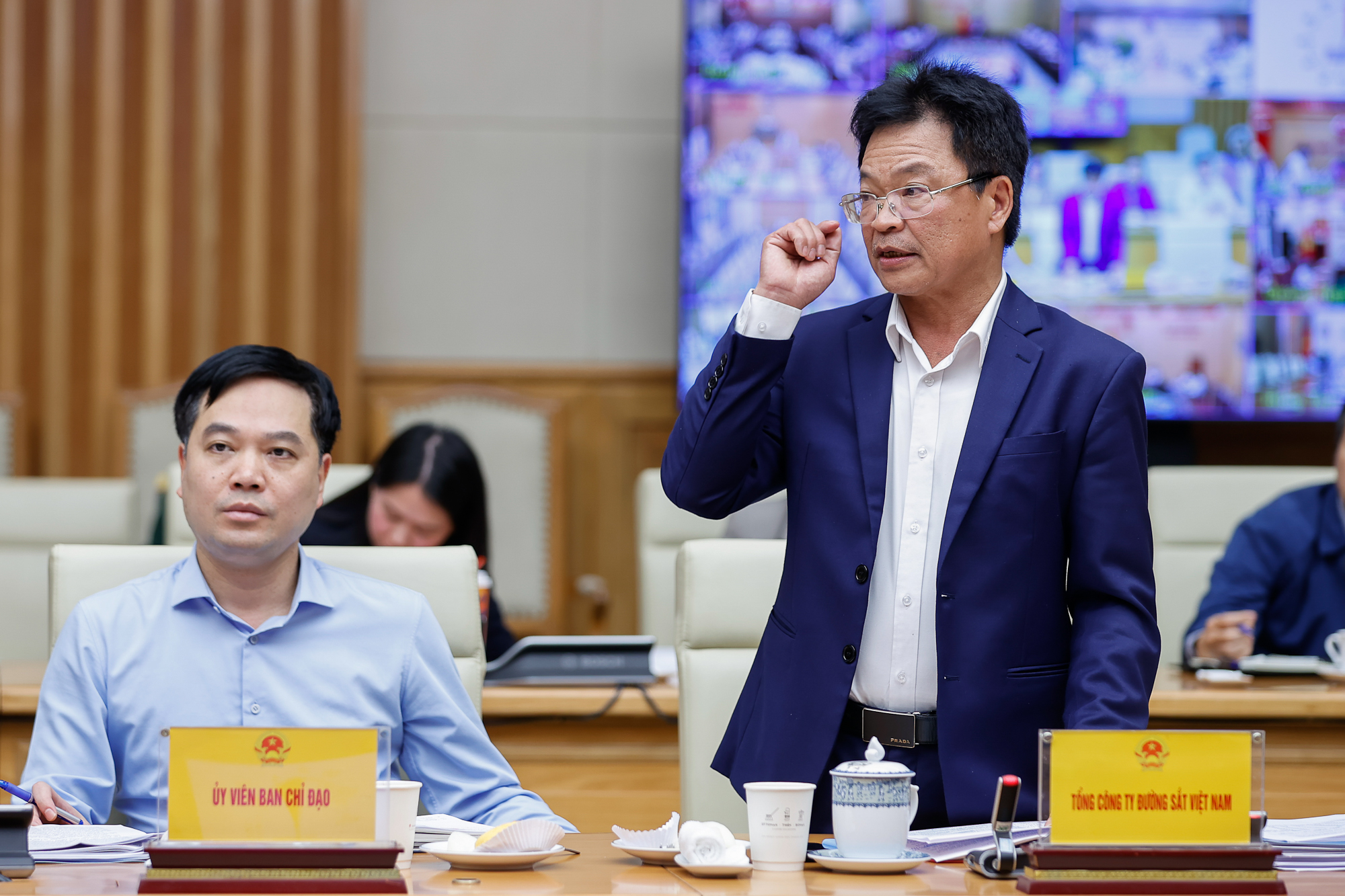 Thủ tướng: Tối ưu hóa hiệu quả các dự án và làm chủ công nghệ đường sắt- Ảnh 13.