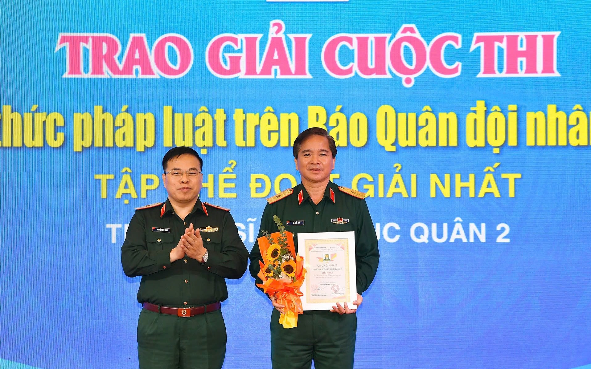 Tăng cường kiến thức pháp luật cho cán bộ, chiến sĩ và nhân dân