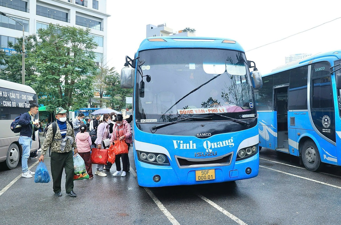 Giá vé xe khách tăng mạnh, Bộ Xây dựng lập đoàn kiểm tra tại nhiều địa phương- Ảnh 1. Giá vé xe khách tăng mạnh, Bộ Xây dựng lập đoàn kiểm tra tại nhiều địa phương- Ảnh 1.