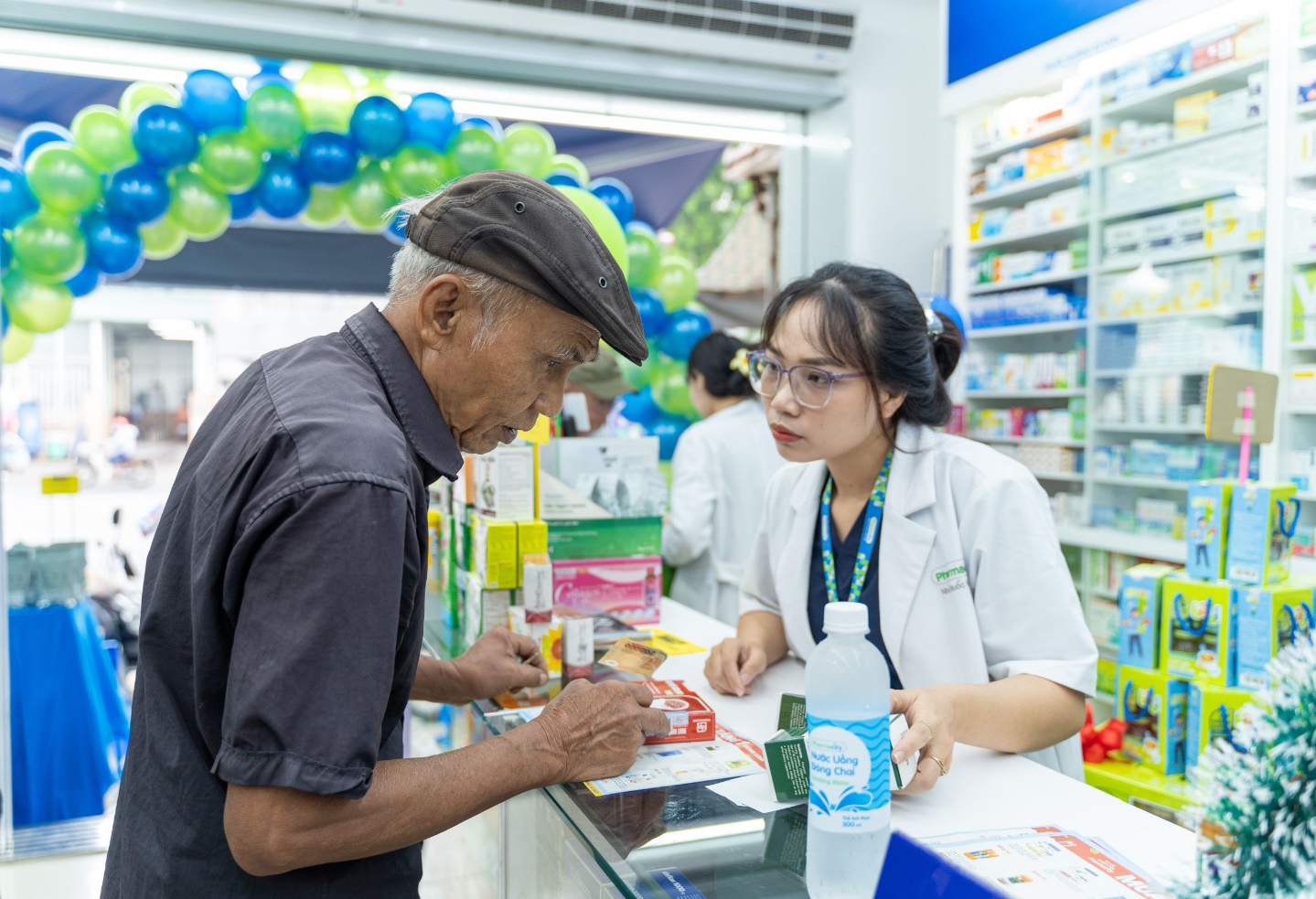 Pharmacity bình ổn giá thuốc: Không để chi phí y tế trở thành 'gánh nặng' của gia đình Việt- Ảnh 1.