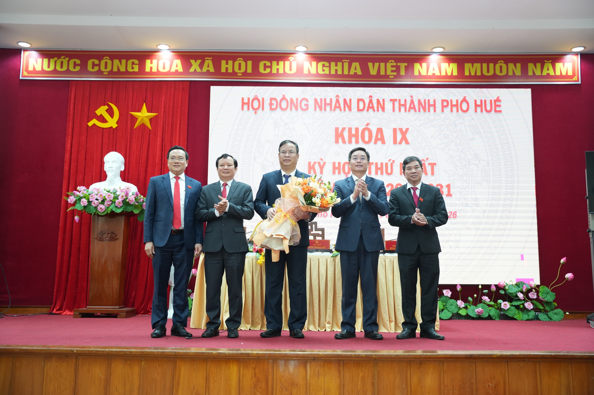 Ông Phạm Đức Tiến được bầu giữ chức Chủ tịch HĐND TP. Huế- Ảnh 1. Ông Phạm Đức Tiến được bầu giữ chức Chủ tịch HĐND TP. Huế- Ảnh 1.