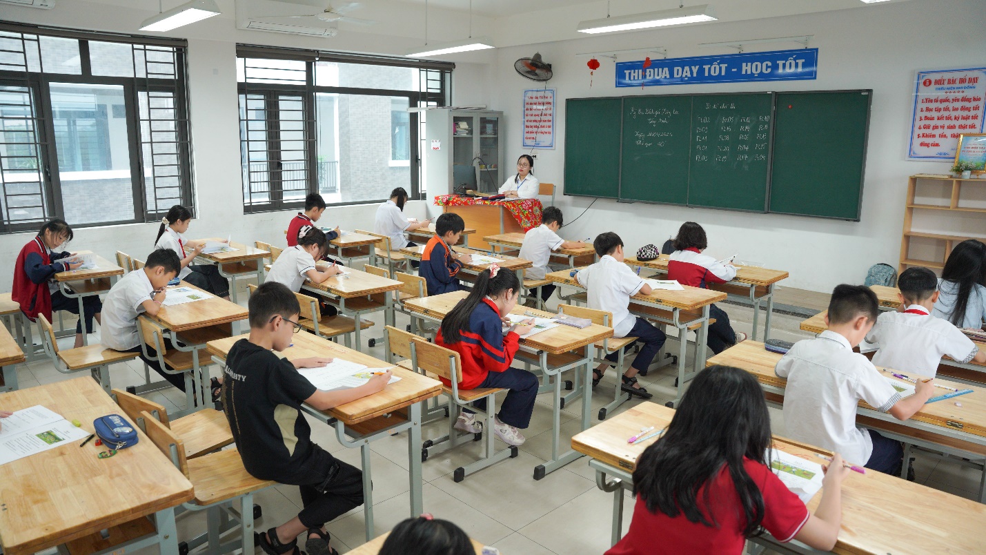 Đẩy mạnh xã hội hóa: Động lực đưa tiếng Anh trở thành ngôn ngữ thứ hai trong trường học- Ảnh 2. Đẩy mạnh xã hội hóa: Động lực đưa tiếng Anh trở thành ngôn ngữ thứ hai trong trường học- Ảnh 2.