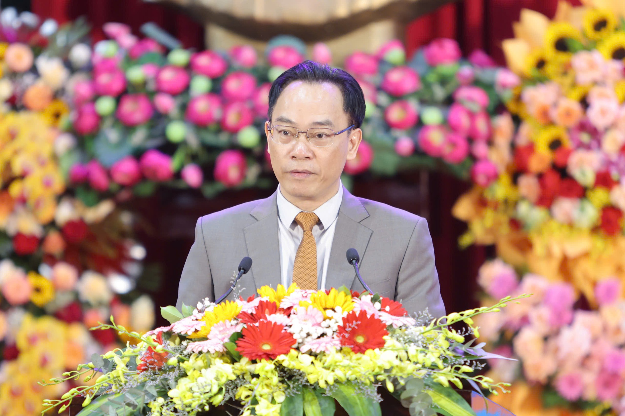 Đại học Cần Thơ: 60 năm kiến tạo tri thức, dẫn dắt phát triển ĐBSCL- Ảnh 2. Đại học Cần Thơ: 60 năm kiến tạo tri thức, dẫn dắt phát triển ĐBSCL- Ảnh 2.