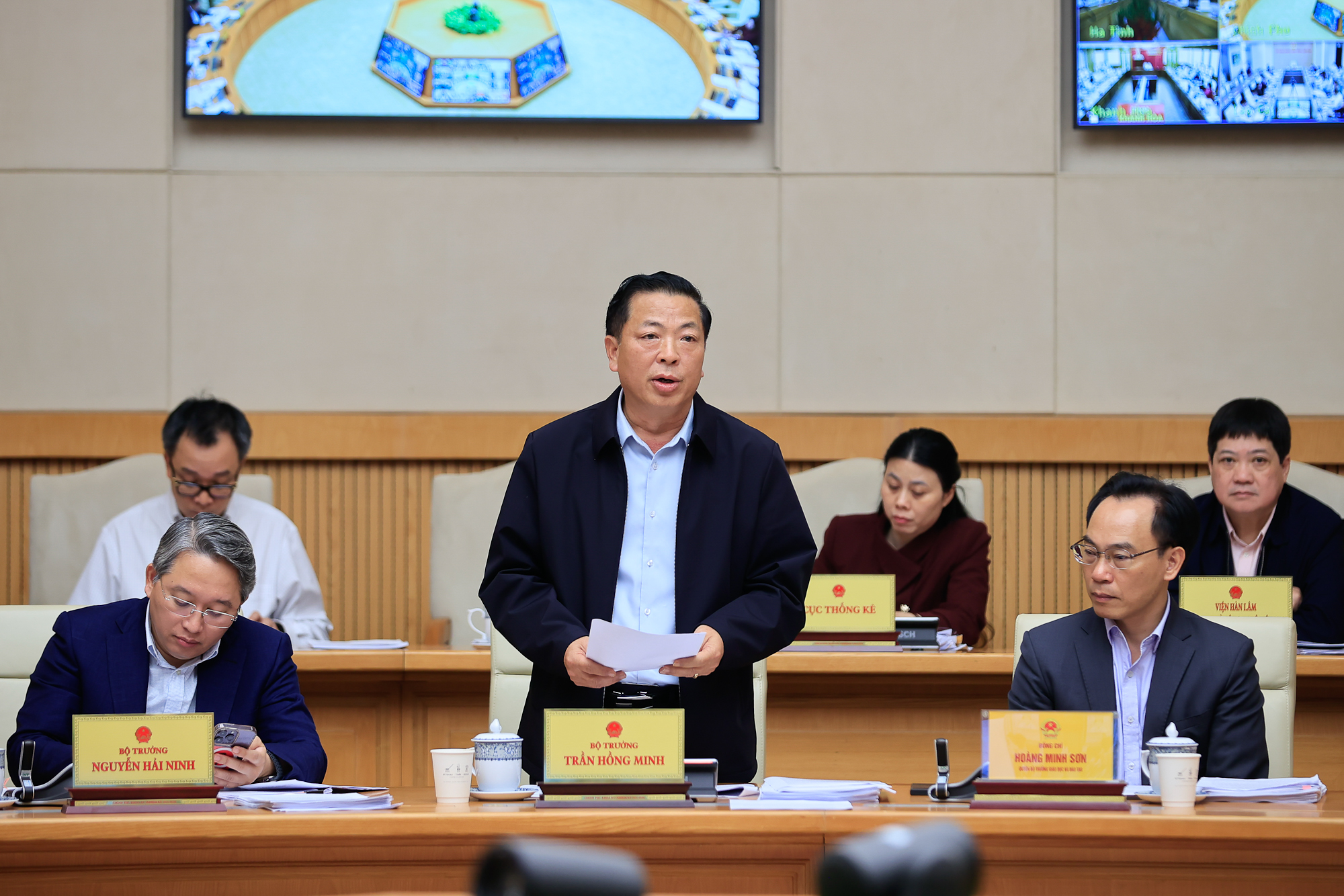 Thủ tướng: Xây dựng các kịch bản điều hành phù hợp tình hình mới, kiên định mục tiêu tăng trưởng từ 10% trở lên- Ảnh 9. Thủ tướng: Xây dựng các kịch bản điều hành phù hợp tình hình mới, kiên định mục tiêu tăng trưởng từ 10% trở lên- Ảnh 9.