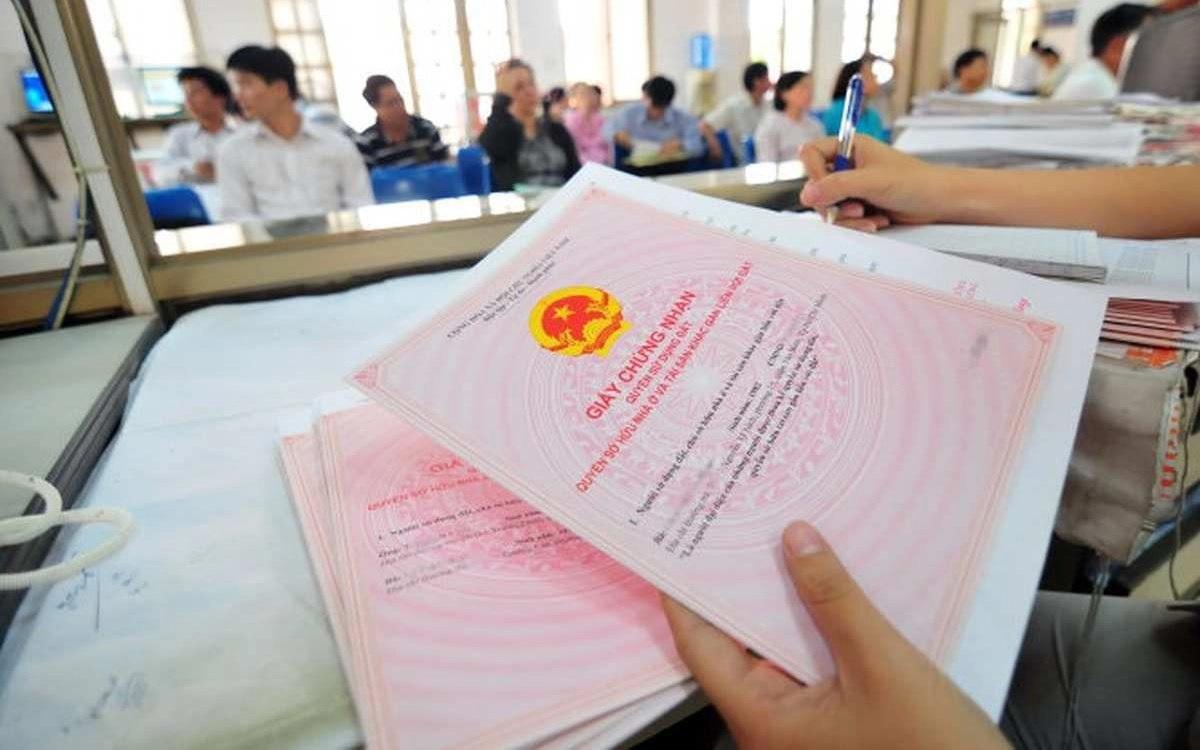 Đất giao trái thẩm quyền, chưa xây nhà có được cấp Giấy chứng nhận?