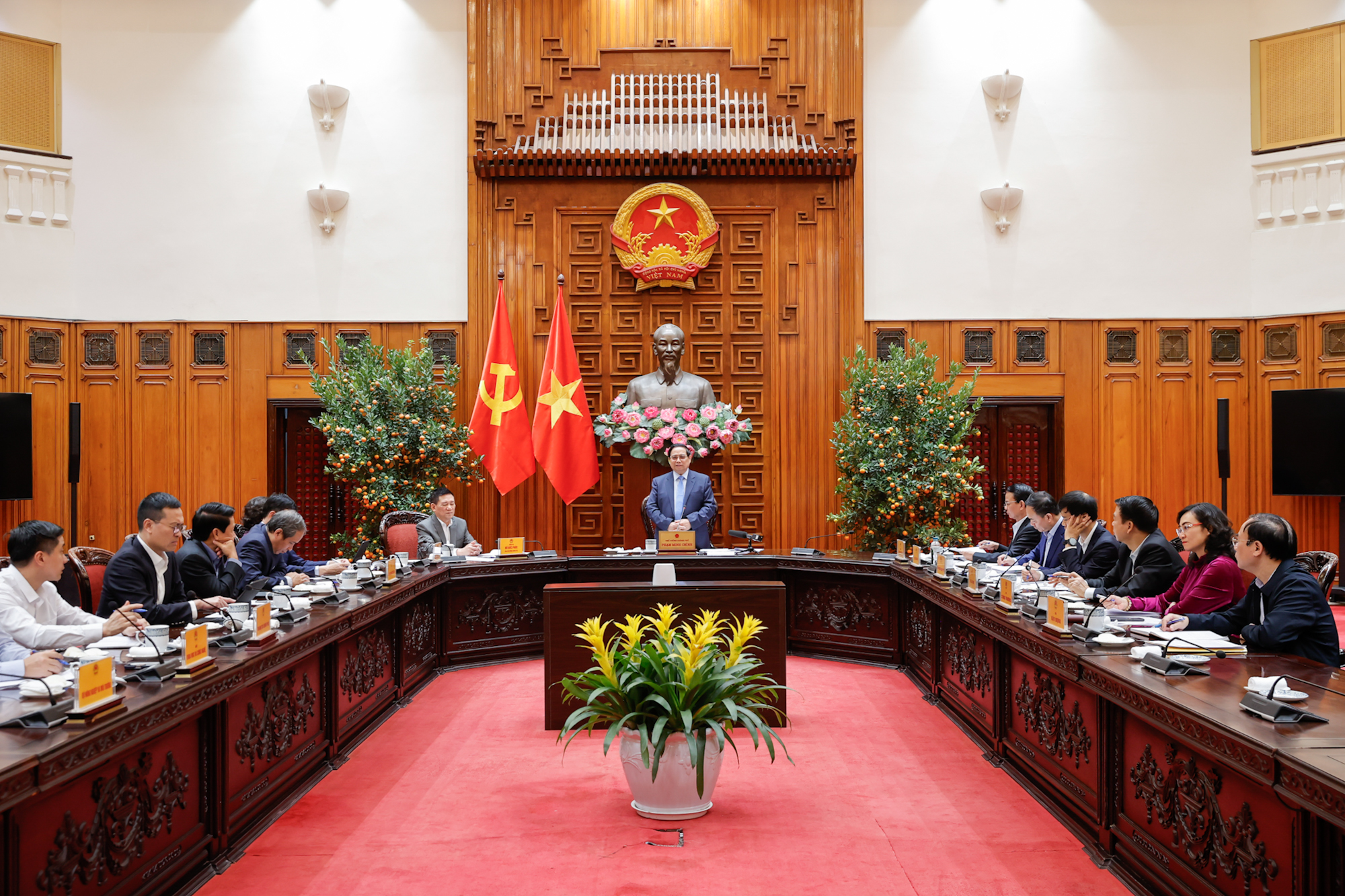 Thủ tướng Phạm Minh Chính chủ trì cuộc họp về điều hành chính sách tiền tệ, tài khóa- Ảnh 1.
