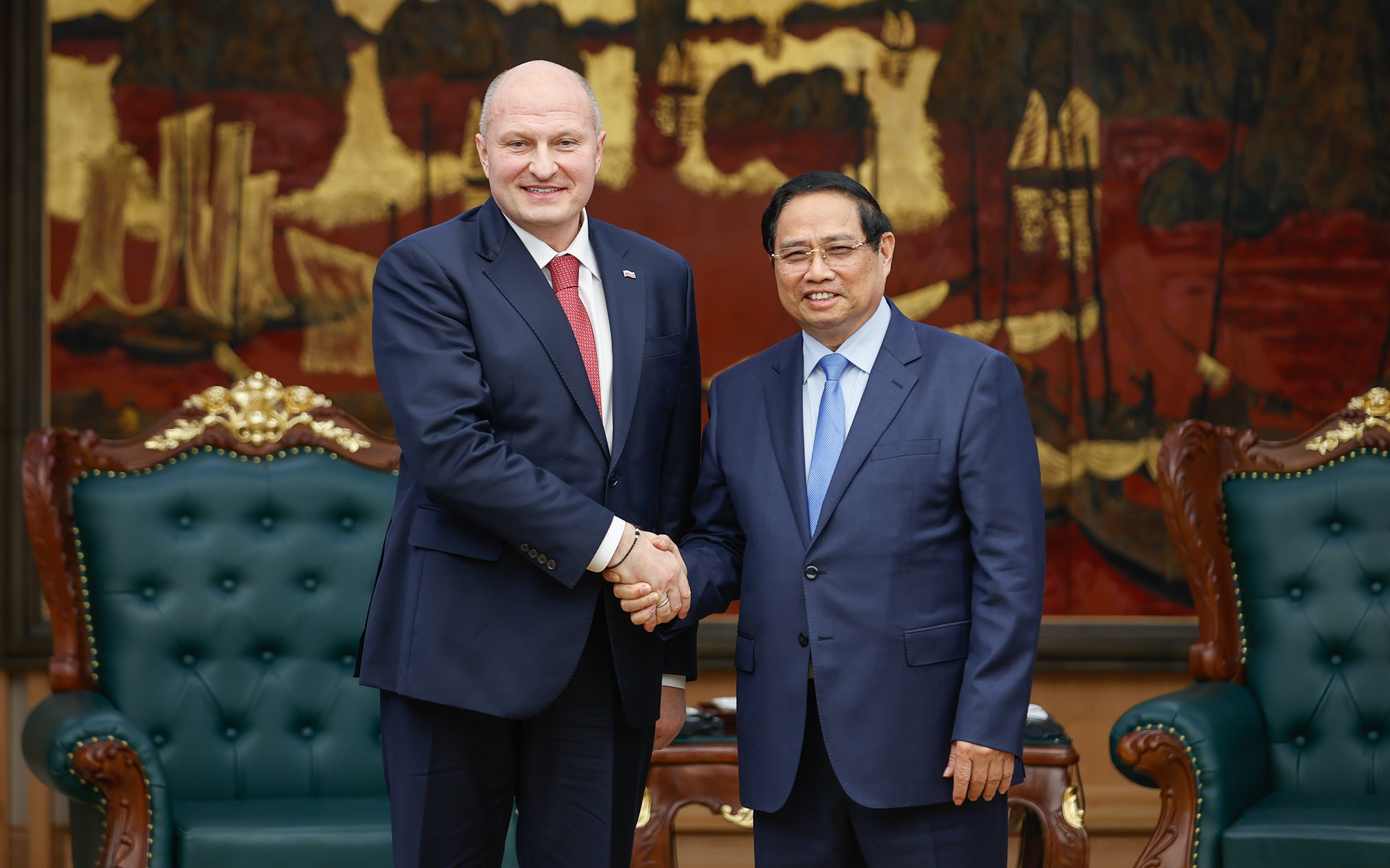 Thủ tướng Phạm Minh Chính tiếp Bộ trưởng Bộ Tình trạng khẩn cấp Liên bang Nga