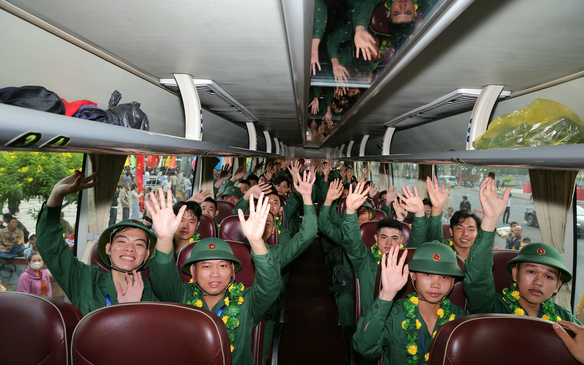 Nô nức 'ngày hội tòng quân' tại các tỉnh Đồng bằng sông Cửu Long