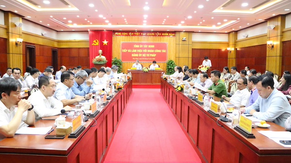 Tây Ninh cần tăng cường lãnh đạo trong công tác tư pháp và thi hành án dân sự- Ảnh 2. Tây Ninh cần tăng cường lãnh đạo trong công tác tư pháp và thi hành án dân sự- Ảnh 2.