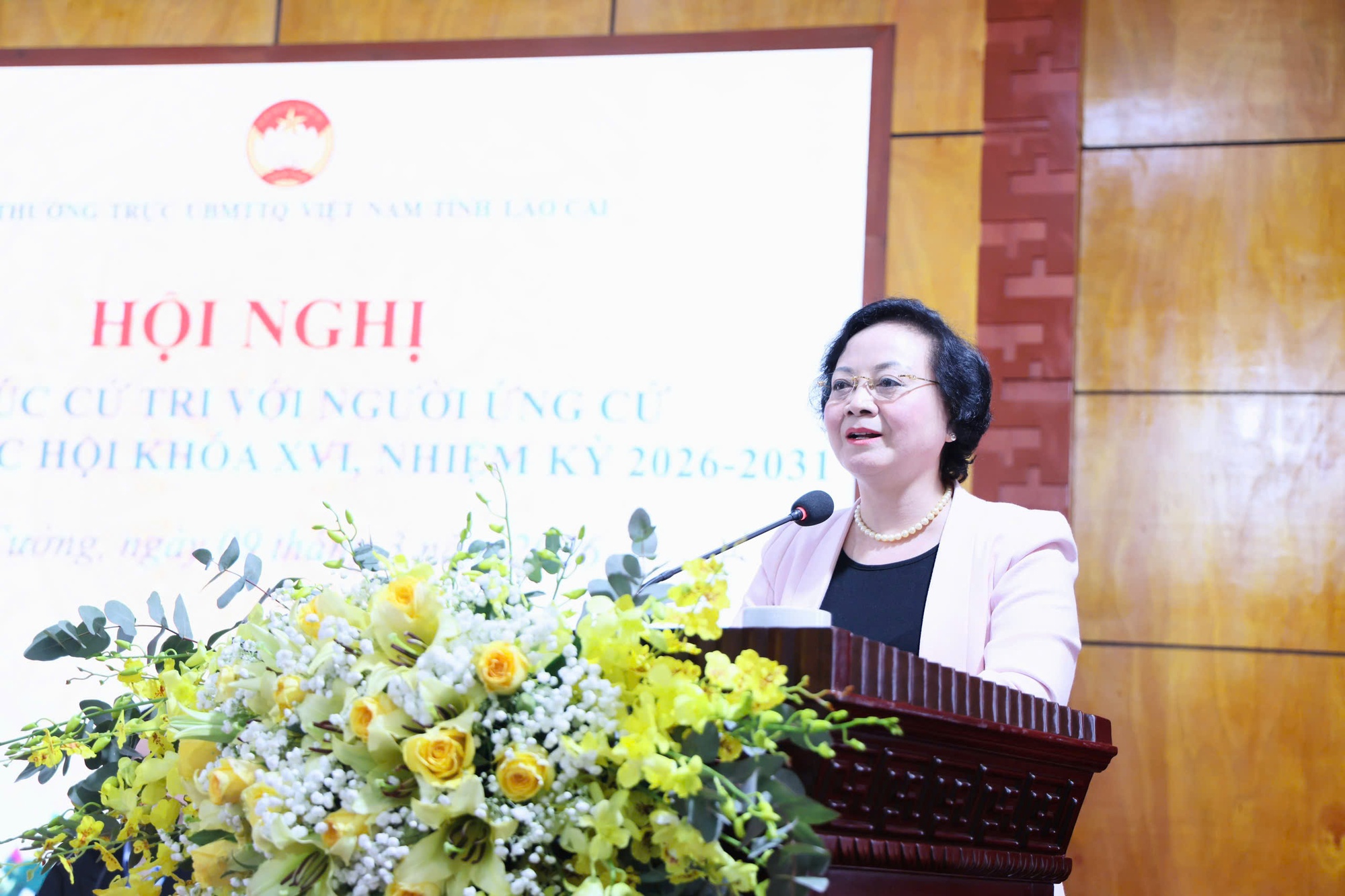 Phó Thủ tướng Phạm Thị Thanh Trà thông tin tới cử tri về lộ trình cải cách tiền lương, cắt giảm thủ tục hành chính- Ảnh 1. Phó Thủ tướng Phạm Thị Thanh Trà thông tin tới cử tri về lộ trình cải cách tiền lương, cắt giảm thủ tục hành chính- Ảnh 1.