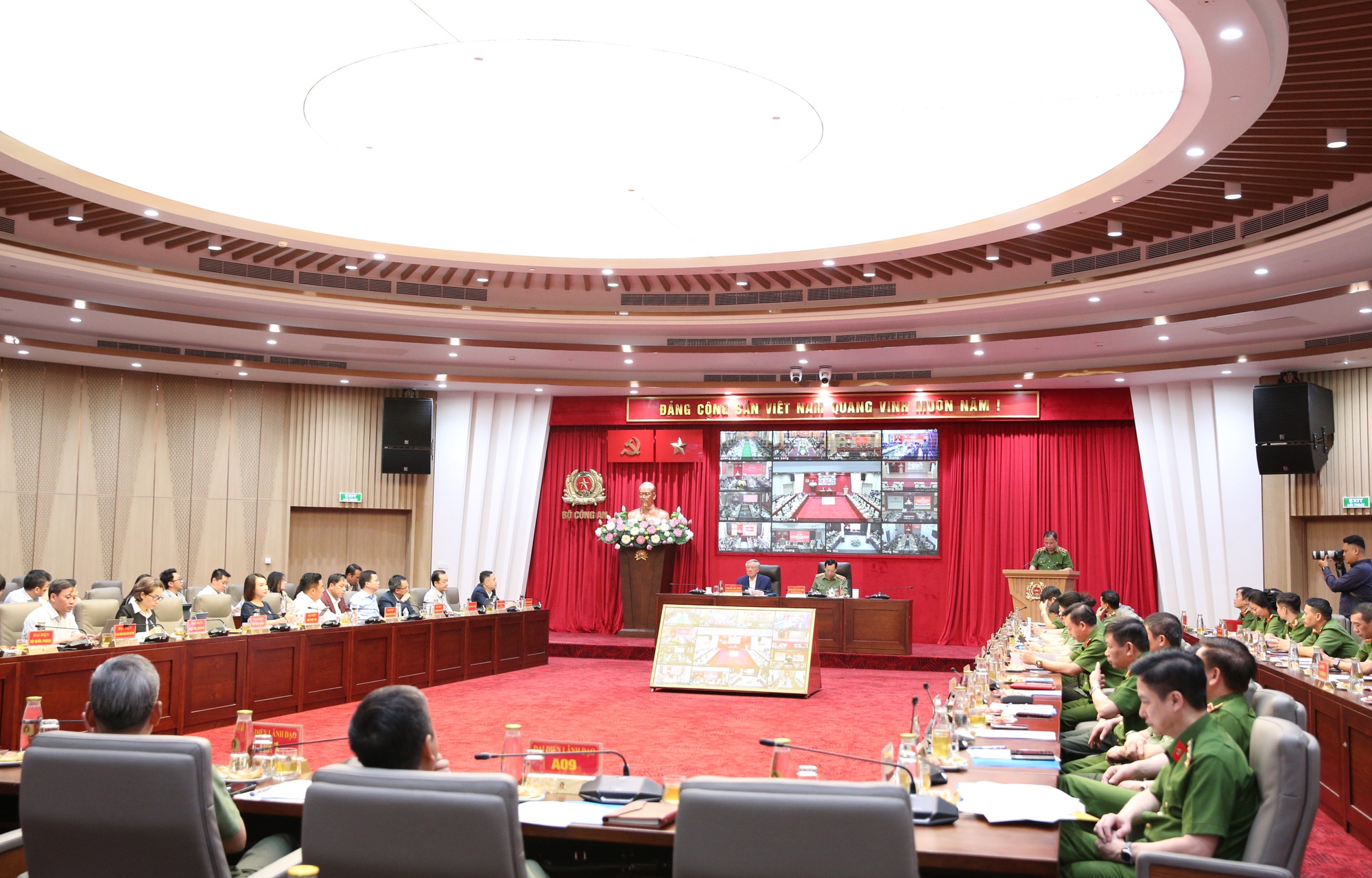 Tham mưu xây dựng Nghị định thay thế về hỗ trợ người chấp hành xong án phạt tù tái hòa nhập- Ảnh 5. Tham mưu xây dựng Nghị định thay thế về hỗ trợ người chấp hành xong án phạt tù tái hòa nhập- Ảnh 5.