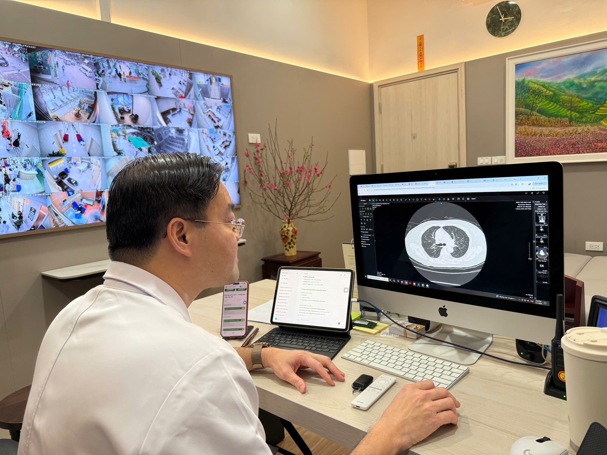 Các cơ sở khám chữa bệnh phải hoàn thành hồ sơ bệnh án điện tử trong năm 2026- Ảnh 1.