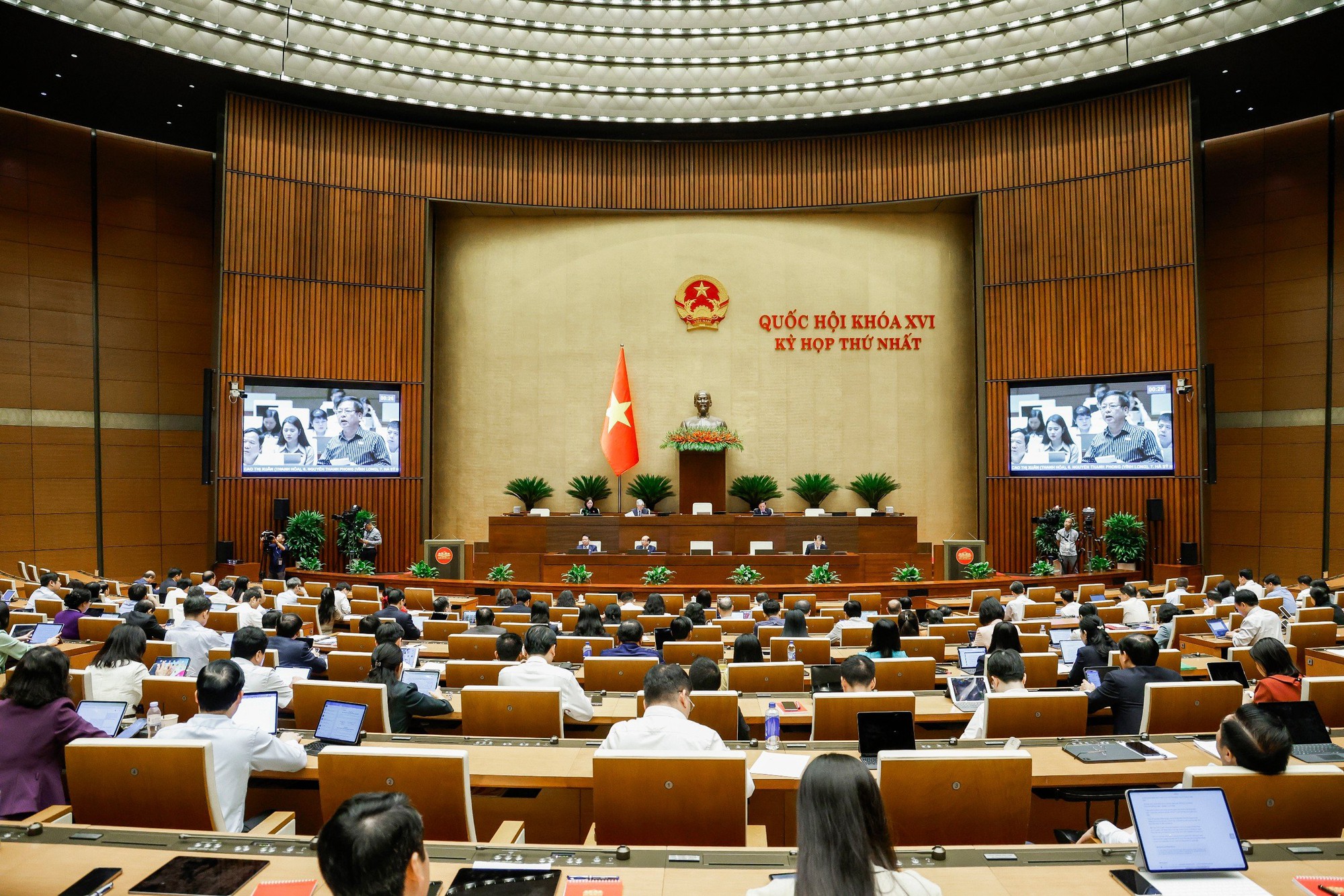 Duy trì công chứng trực tiếp theo địa hạt để bảo đảm an toàn pháp lý bất động sản- Ảnh 1.