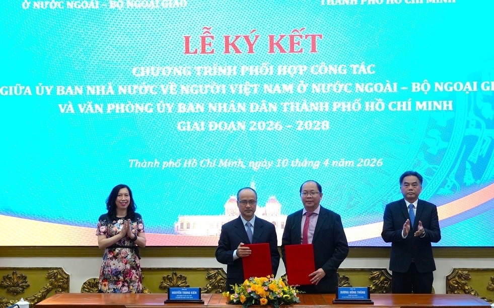 Đẩy mạnh công tác người Việt Nam ở nước ngoài, tạo động lực phát triển TP. Hồ Chí Minh và cả nước