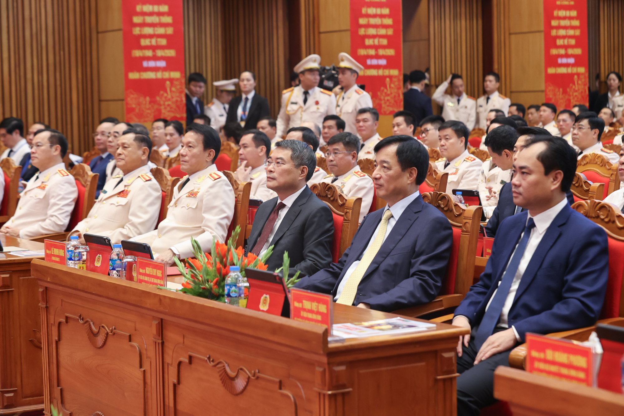 Thủ tướng: Chuyển đổi tư duy quản trị quốc gia hiện đại, lấy hiệu quả phục vụ làm thước đo cao nhất- Ảnh 2. Thủ tướng: Chuyển đổi tư duy quản trị quốc gia hiện đại, lấy hiệu quả phục vụ làm thước đo cao nhất- Ảnh 2.