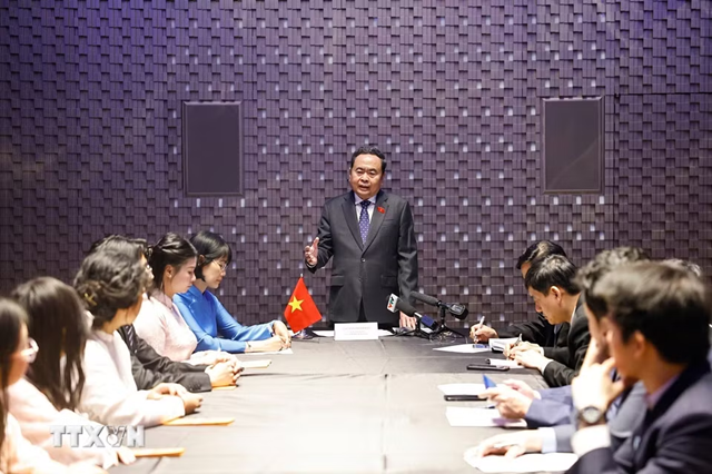 Chủ tịch Quốc hội gặp Hội sinh viên và lưu học sinh tiêu biểu của Việt Nam tại Italy- Ảnh 3. Chủ tịch Quốc hội gặp Hội sinh viên và lưu học sinh tiêu biểu của Việt Nam tại Italy- Ảnh 3.