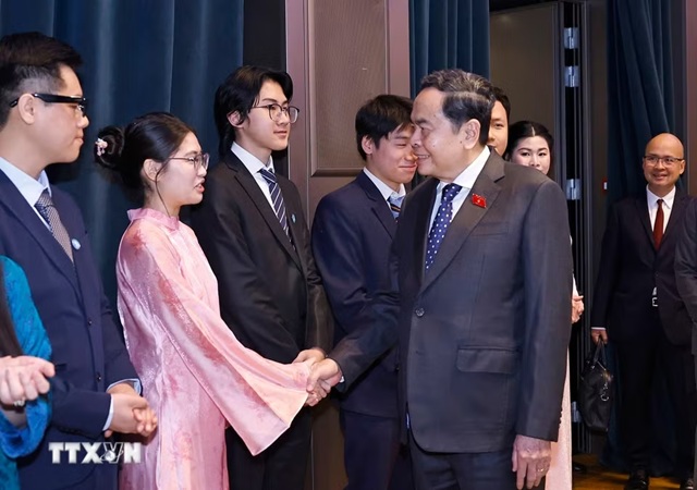 Chủ tịch Quốc hội gặp Hội sinh viên và lưu học sinh tiêu biểu của Việt Nam tại Italy- Ảnh 1. Chủ tịch Quốc hội gặp Hội sinh viên và lưu học sinh tiêu biểu của Việt Nam tại Italy- Ảnh 1.