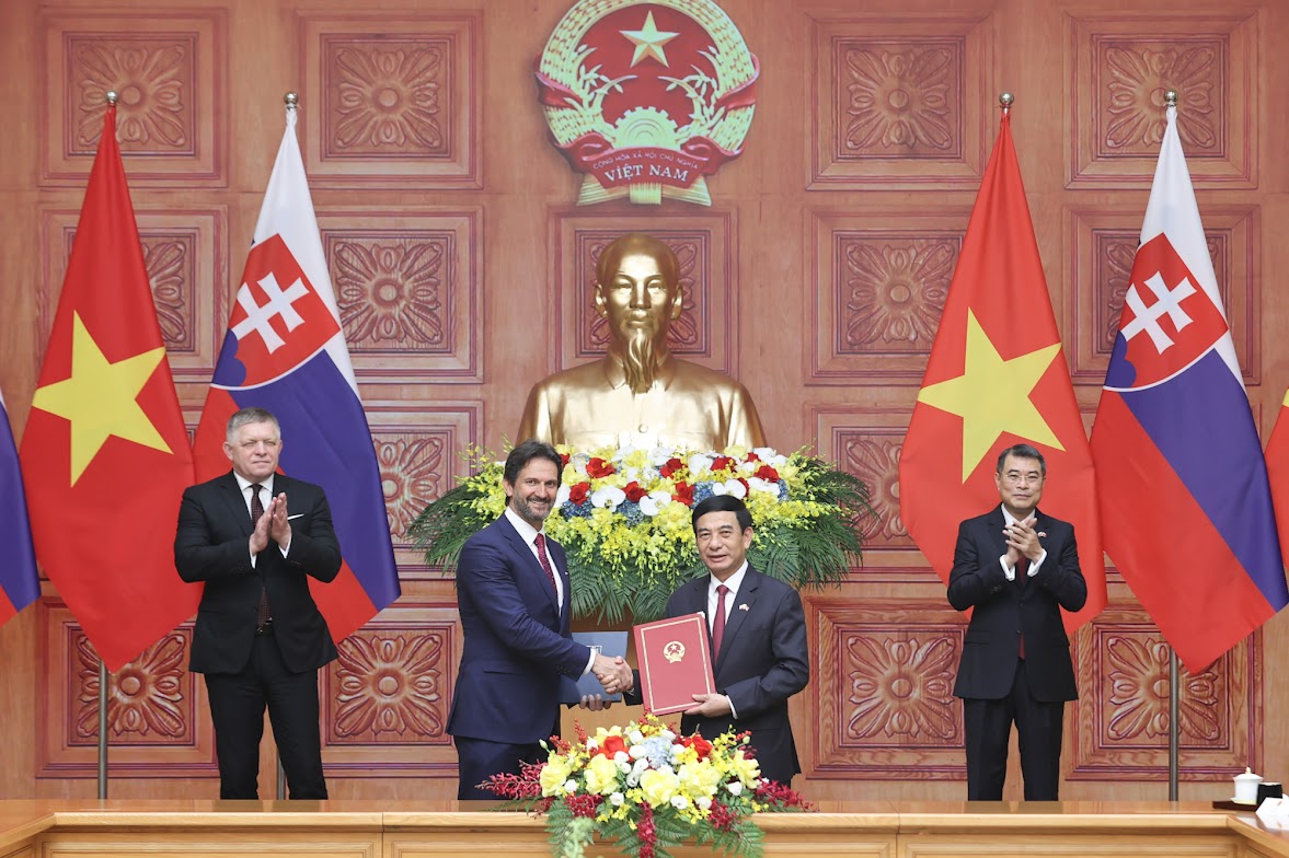Việt Nam, Slovakia trao nhiều văn kiện hợp tác quan trọng- Ảnh 1. Việt Nam, Slovakia trao nhiều văn kiện hợp tác quan trọng- Ảnh 1.