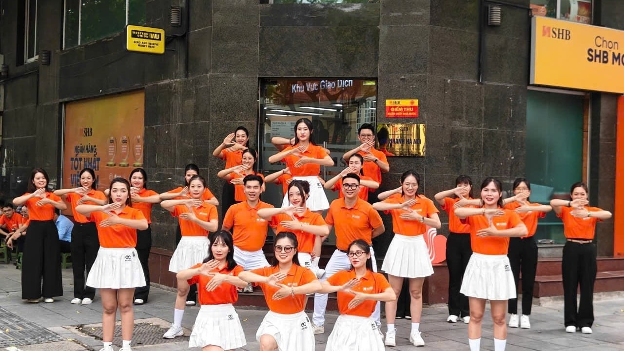 Từ 'ngân hàng hạnh phúc' đến hành trình phụng sự và lan tỏa ở SHB- Ảnh 2.