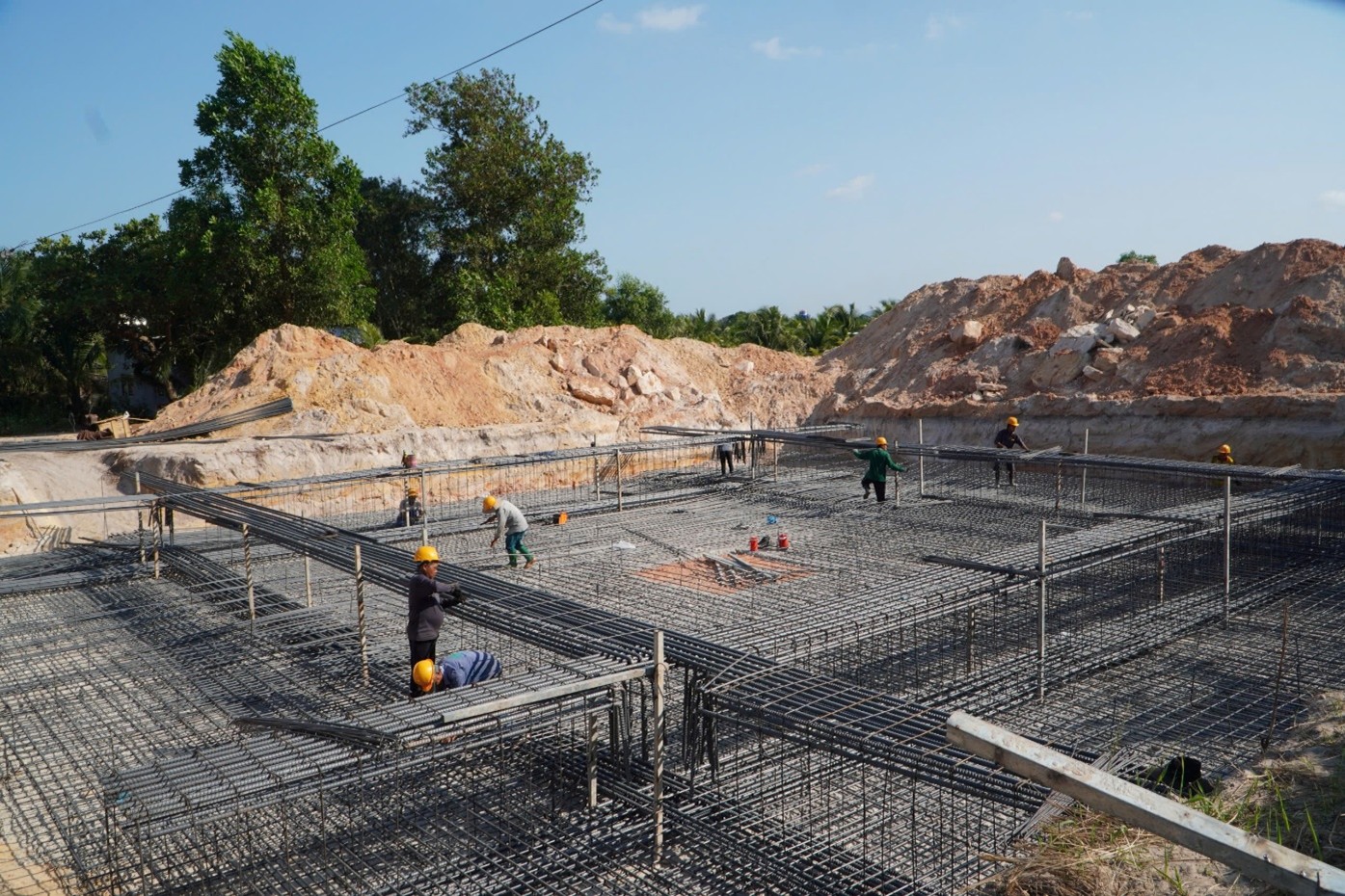 Đẩy nhanh tiến độ thi công các công trình điện phục vụ APEC 2027 tại Phú Quốc- Ảnh 2. Đẩy nhanh tiến độ thi công các công trình điện phục vụ APEC 2027 tại Phú Quốc- Ảnh 2.