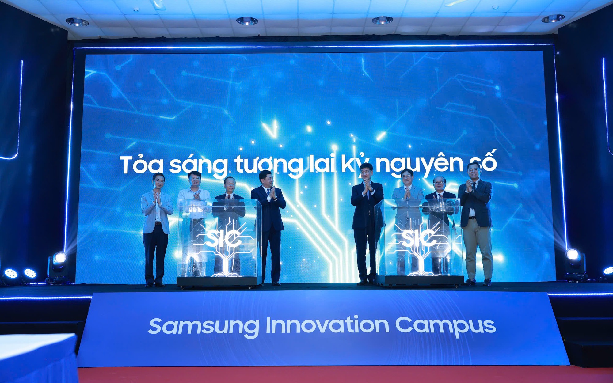 Lần đầu tiên đào tạo bán dẫn được đưa vào chương trình Samsung Innovation Campus