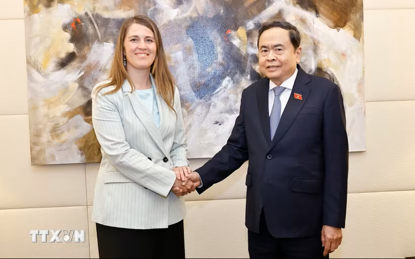 Tăng cường tin cậy chính trị và mở rộng quan hệ hữu nghị truyền thống, giao lưu nhân dân Italy - Việt Nam