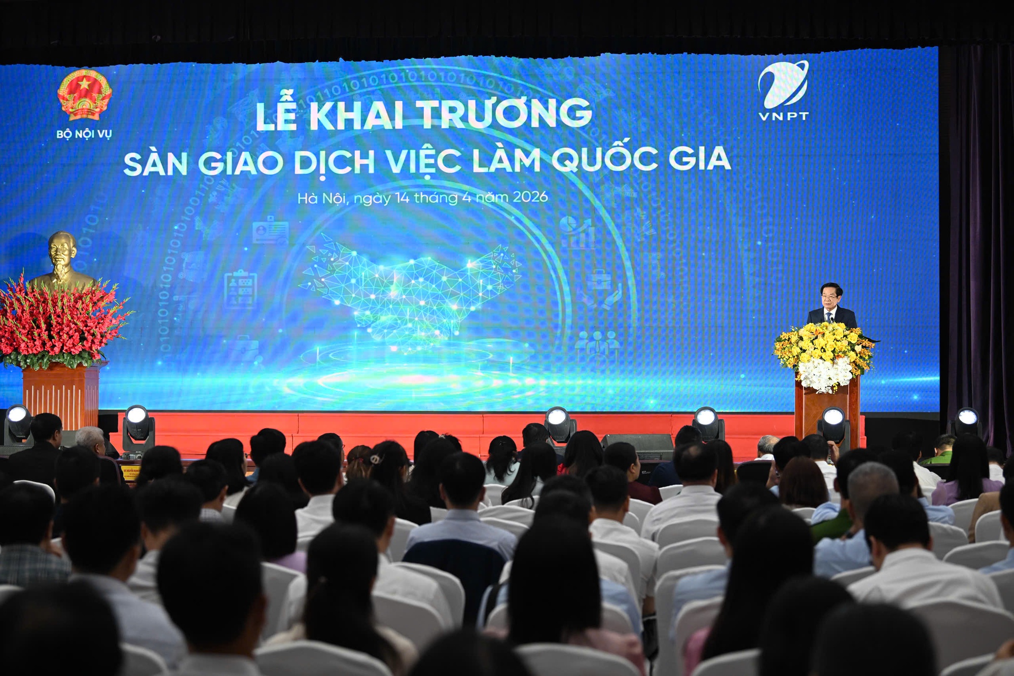 Khai trương Sàn giao dịch việc làm quốc gia, kết nối thị trường lao động trên nền tảng số- Ảnh 2. Khai trương Sàn giao dịch việc làm quốc gia, kết nối thị trường lao động trên nền tảng số- Ảnh 2.