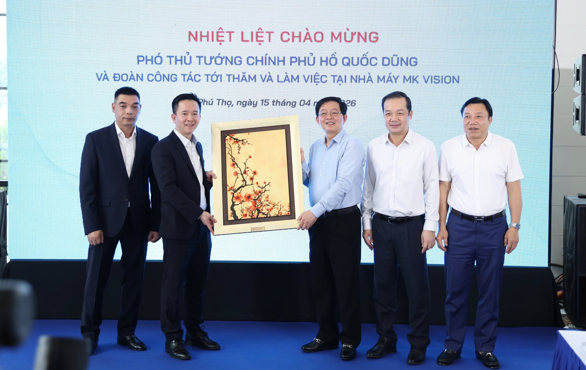 Phó Thủ tướng Hồ Quốc Dũng: Hoàn thiện thể chế, xây dựng 'đầu tàu' công nghệ để làm chủ camera AI- Ảnh 5.