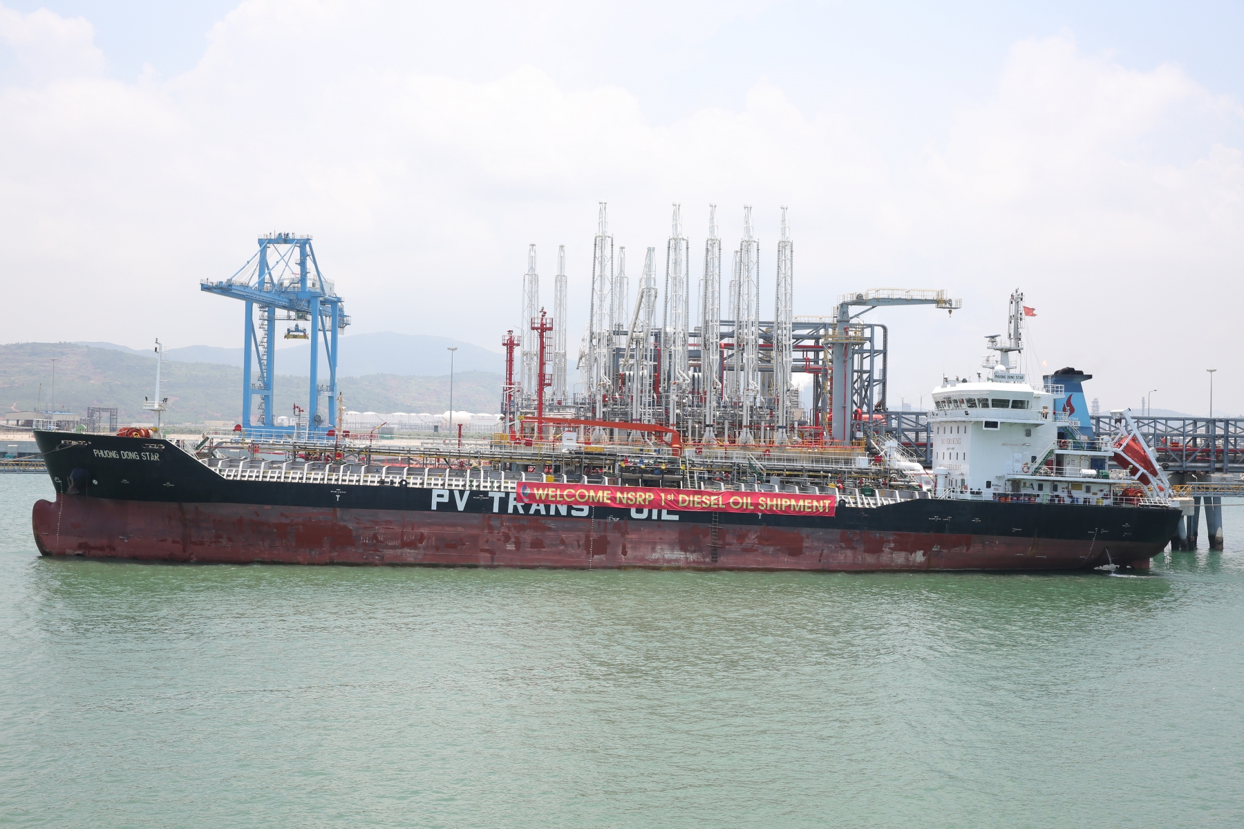 Petrovietnam linh hoạt các giải pháp, góp phần ổn định hệ thống cung ứng xăng dầu- Ảnh 2. Petrovietnam linh hoạt các giải pháp, góp phần ổn định hệ thống cung ứng xăng dầu- Ảnh 2.