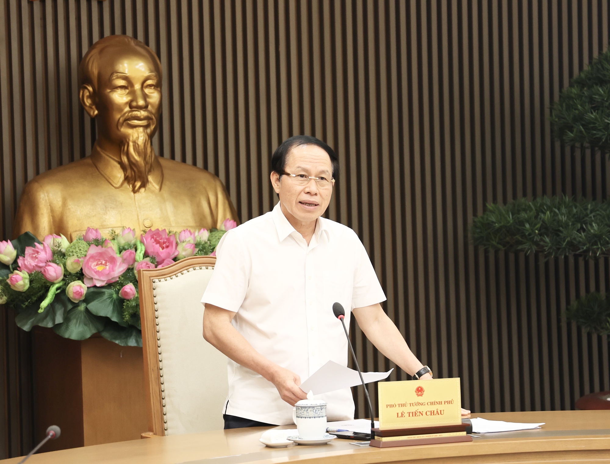 Phó Thủ tướng Lê Tiến Châu: Bộ Giáo dục và Đào tạo cần chuyển đổi mạnh mẽ tư duy và phương thức làm việc- Ảnh 1.